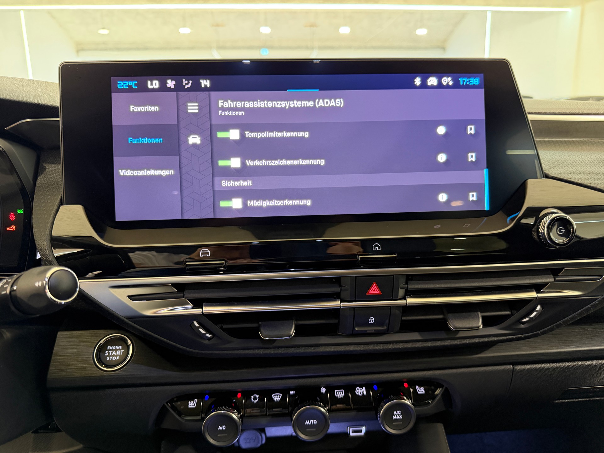 CITROEN C5 X 1.6i PureTech Shine EAT8-image-25
