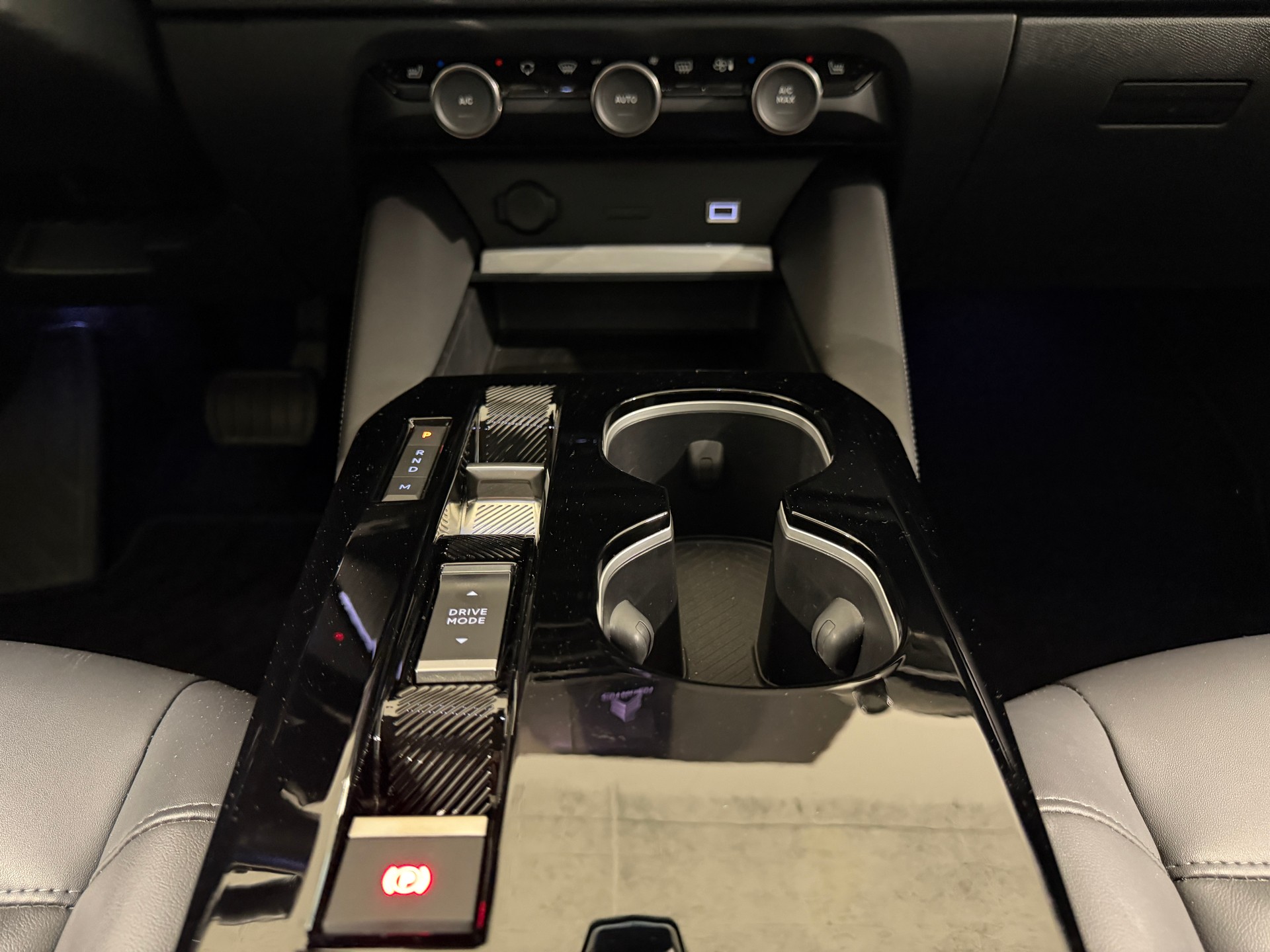 CITROEN C5 X 1.6i PureTech Shine EAT8-image-21