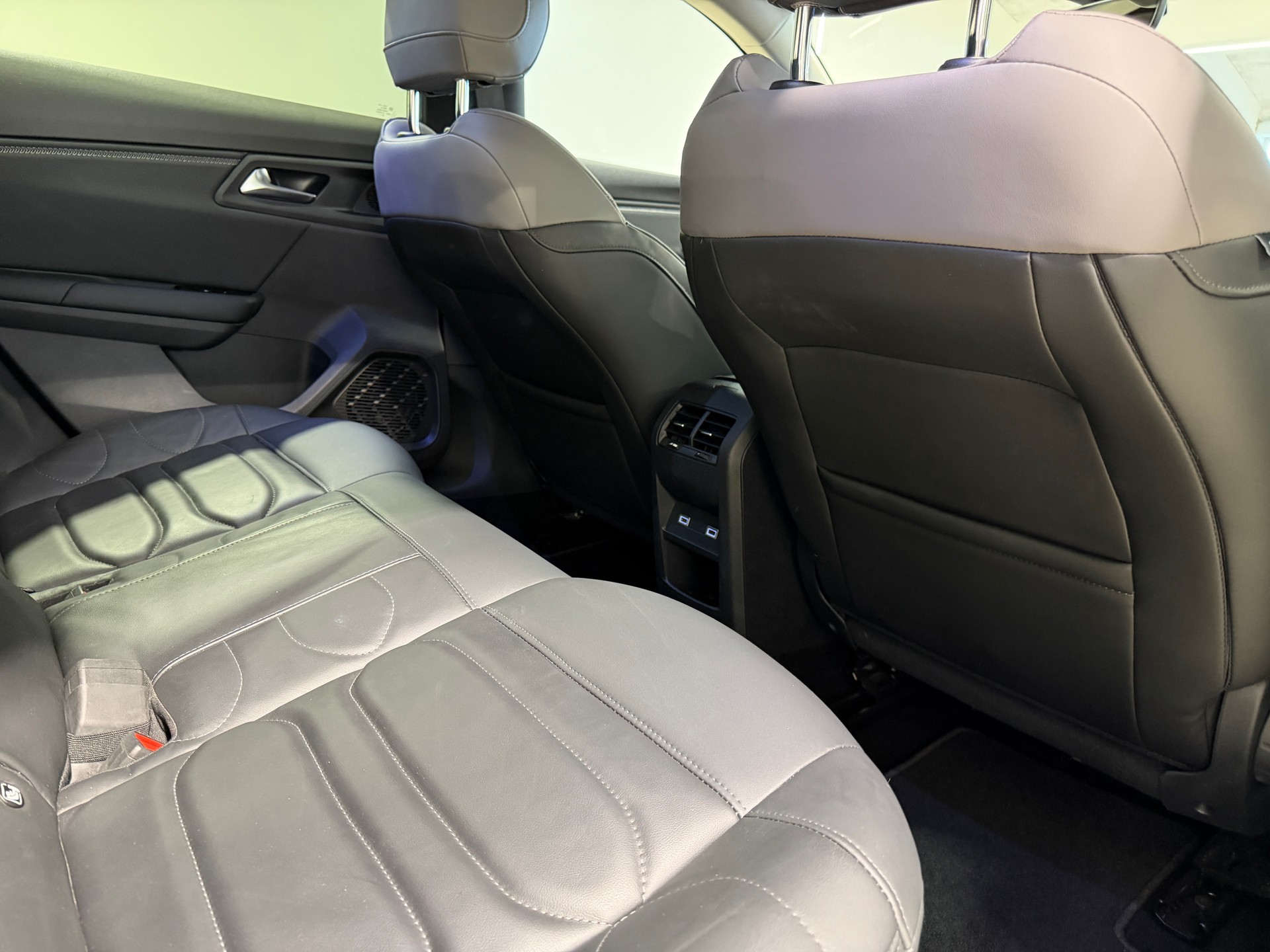 CITROEN C5 X 1.6i PureTech Shine EAT8-image-11
