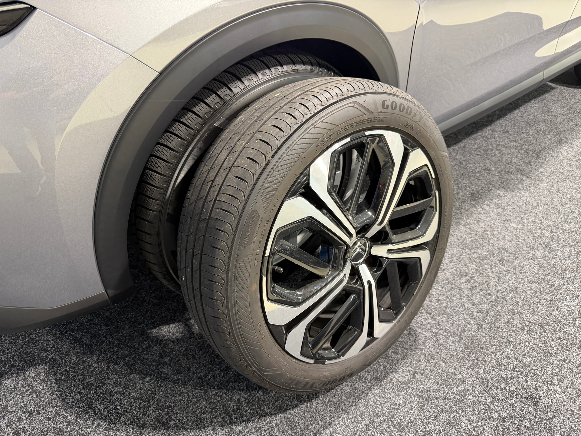 CITROEN C5 X 1.6i PureTech Shine EAT8-image-30
