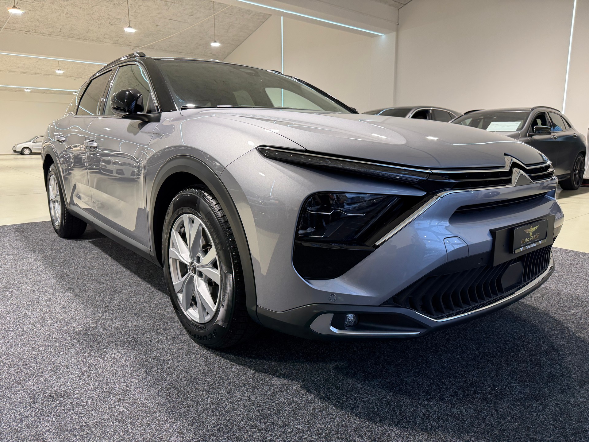 CITROEN C5 X 1.6i PureTech Shine EAT8-image-2