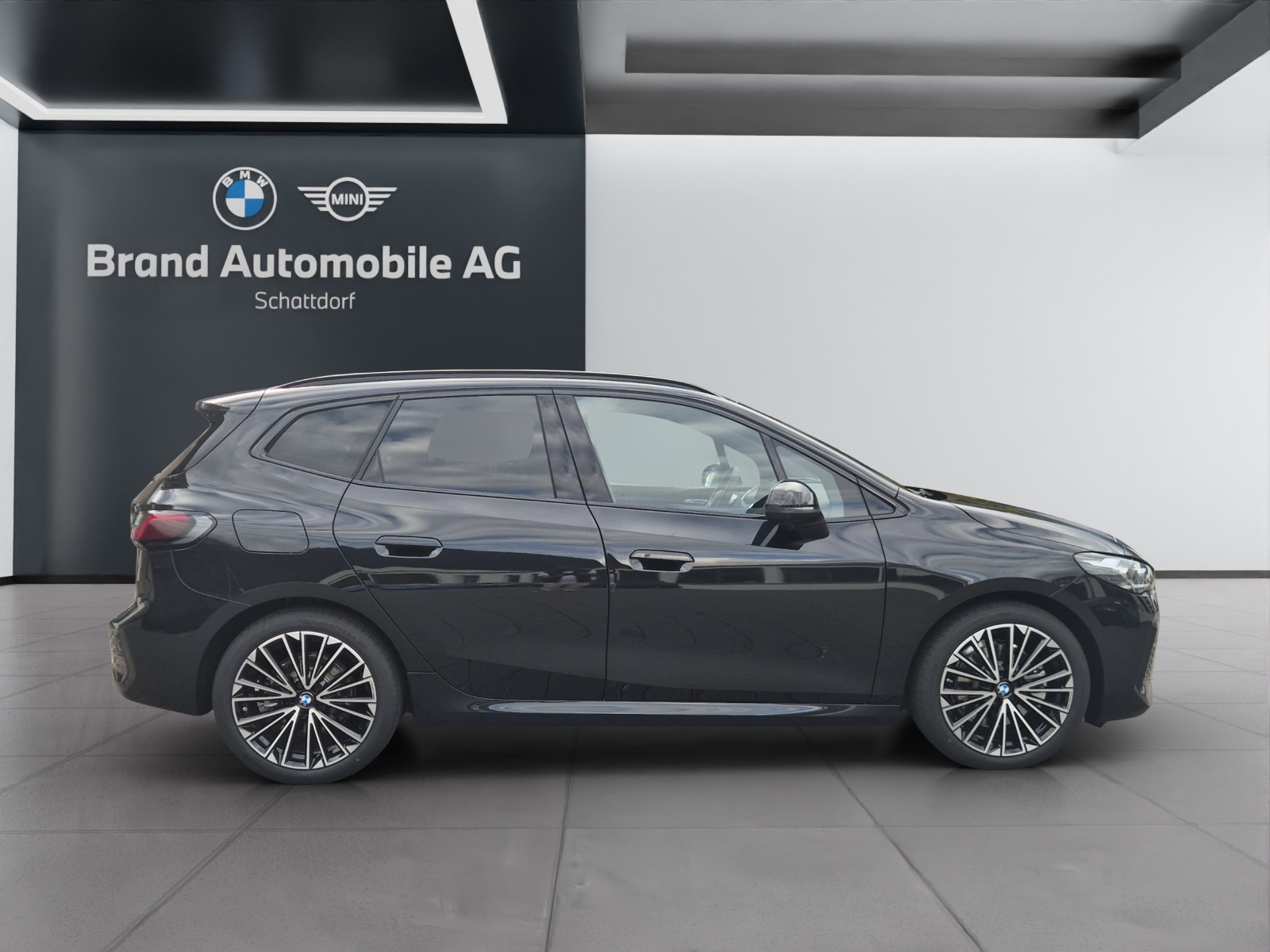 BMW 223i xDrive Active Tourer-image-5