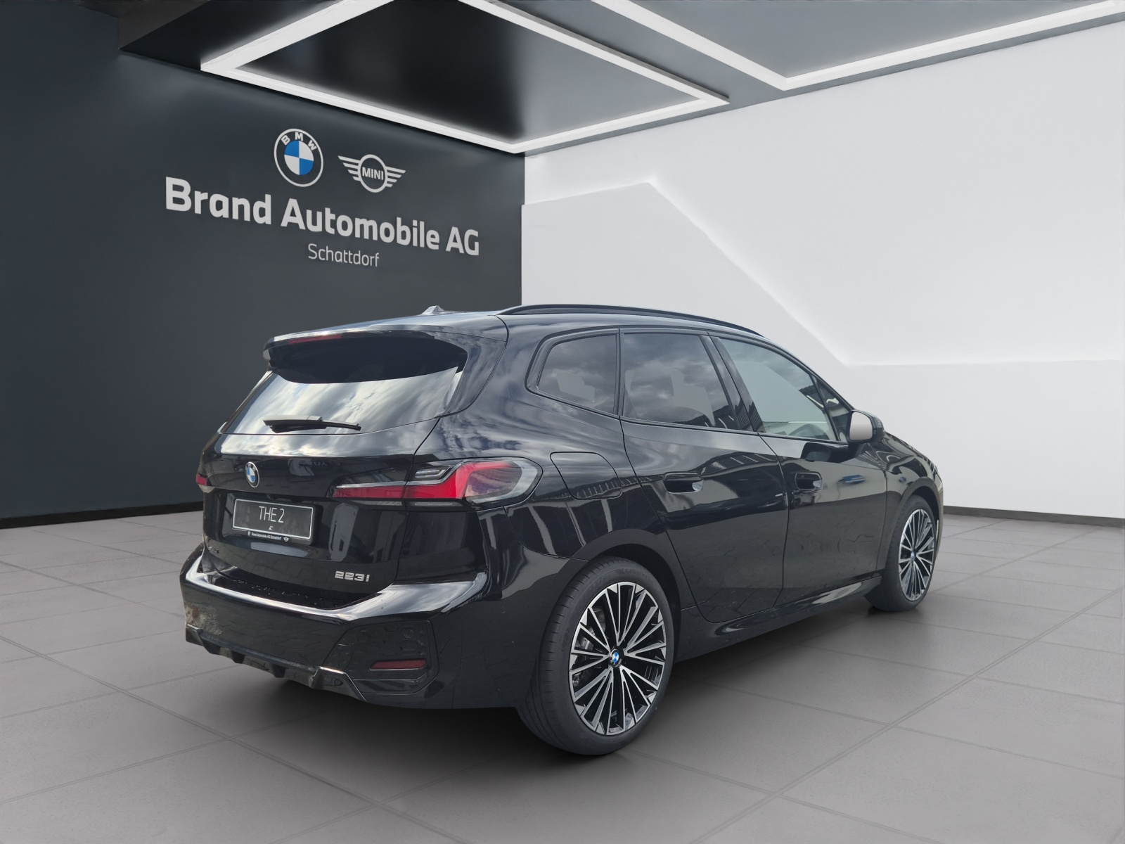 BMW 223i xDrive Active Tourer-image-4