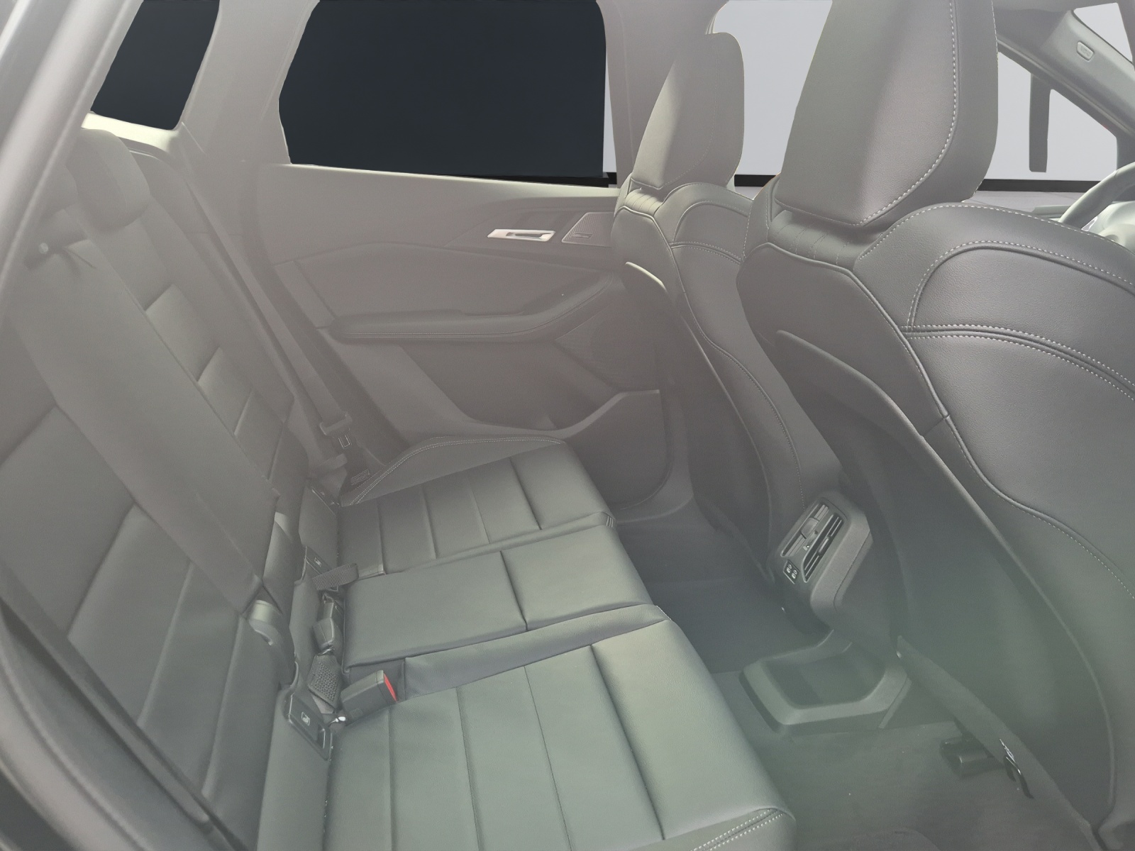 BMW 223i xDrive Active Tourer-image-14