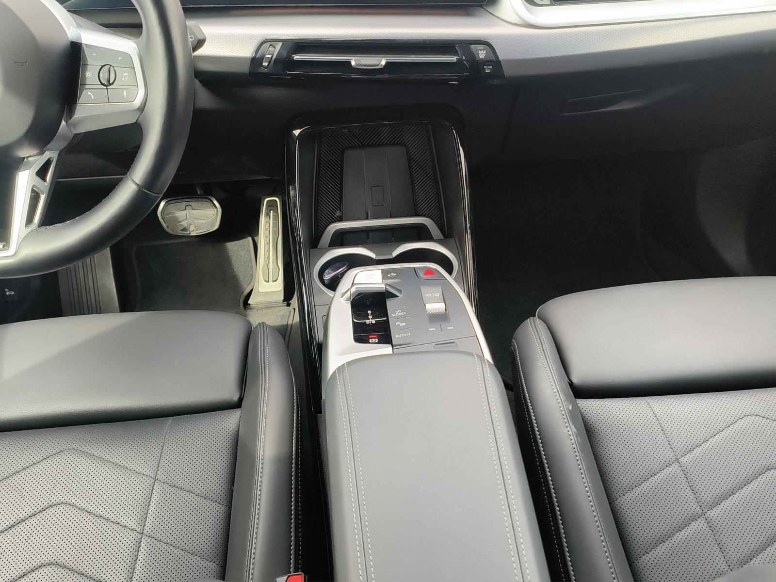 BMW iX1 U11 30 xDrive-image-19