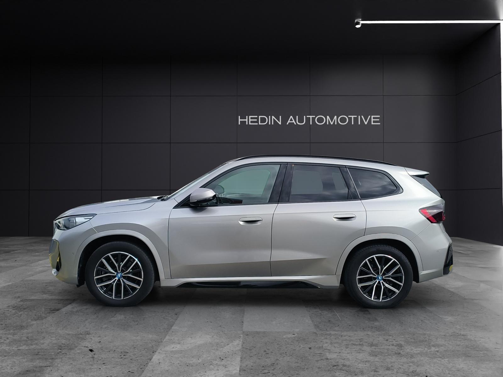 BMW iX1 U11 30 xDrive-image-1