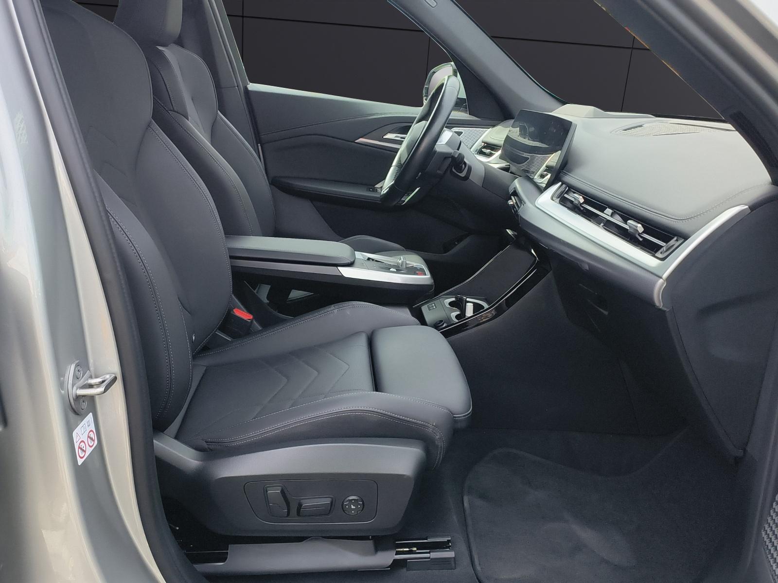BMW iX1 U11 30 xDrive-image-14