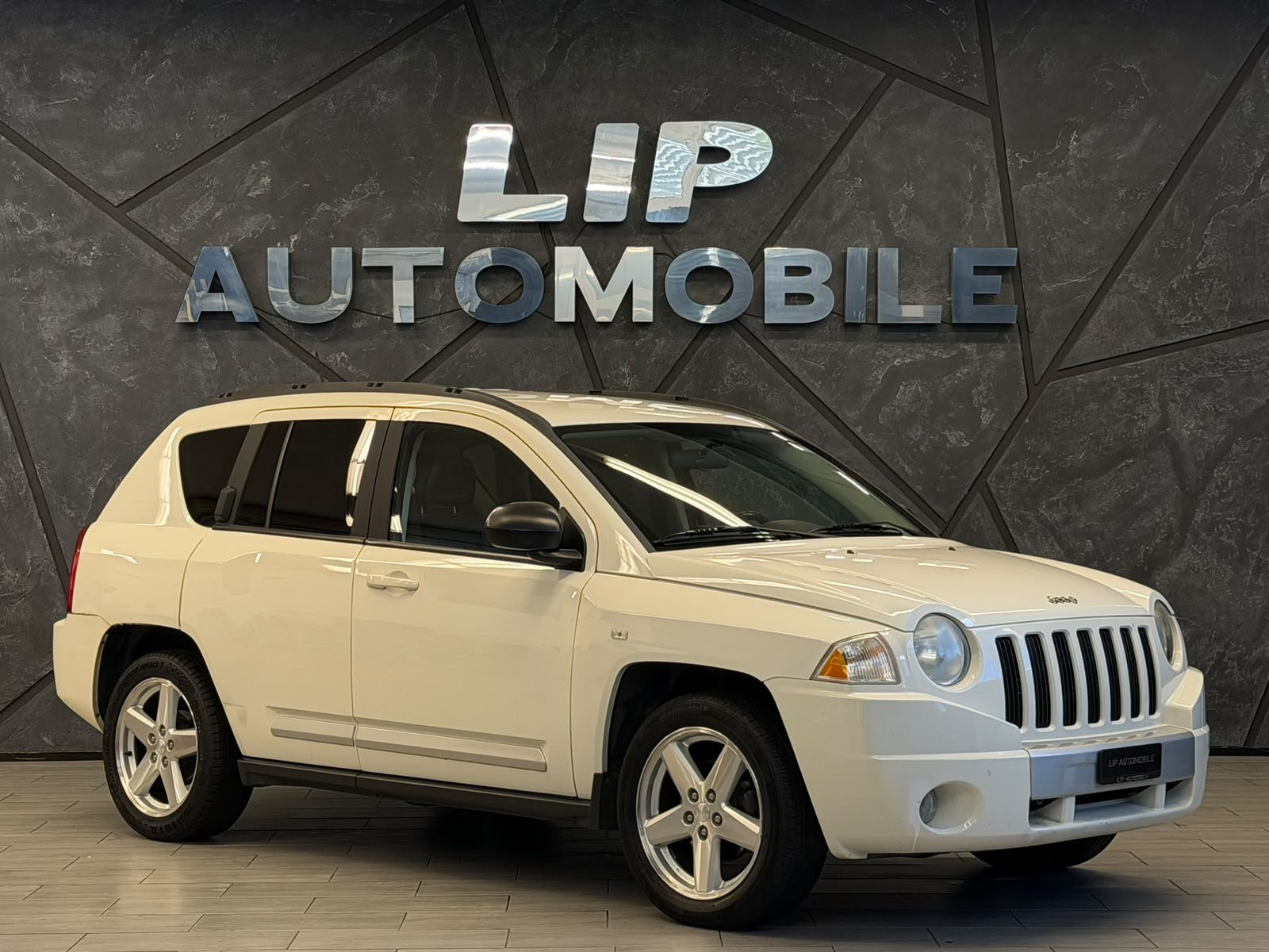JEEP Compass 2.4 Limited CVT-image-1