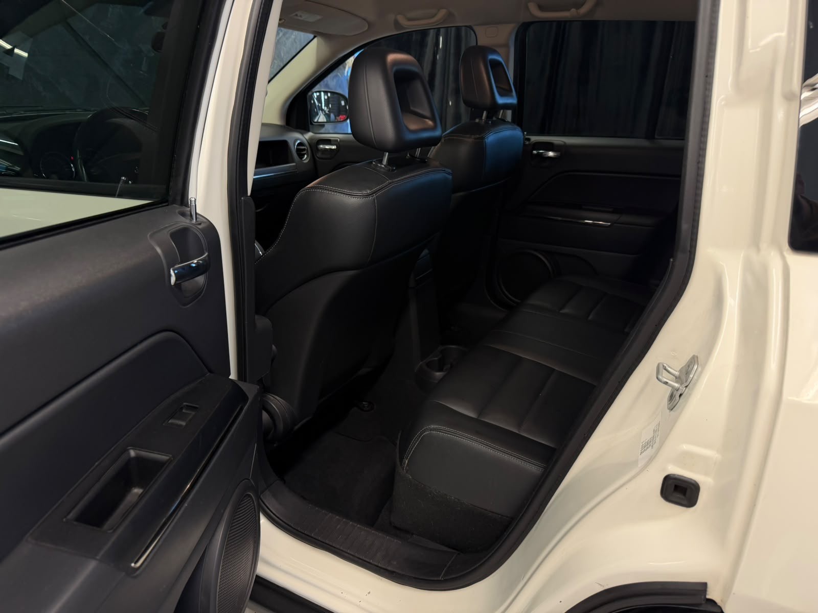 JEEP Compass 2.4 Limited CVT-image-8