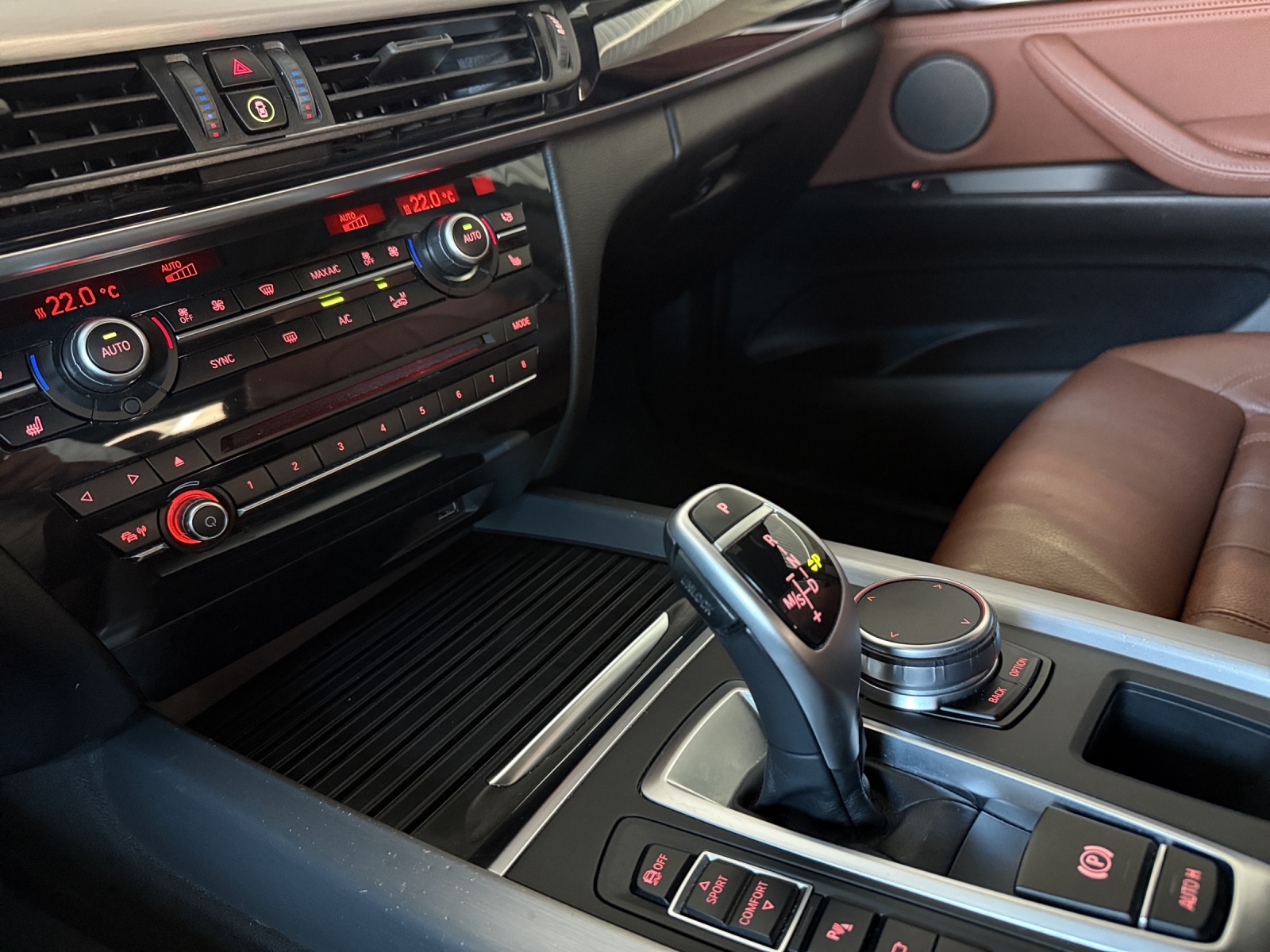 BMW X5 xDrive 30d Steptronic-image-14