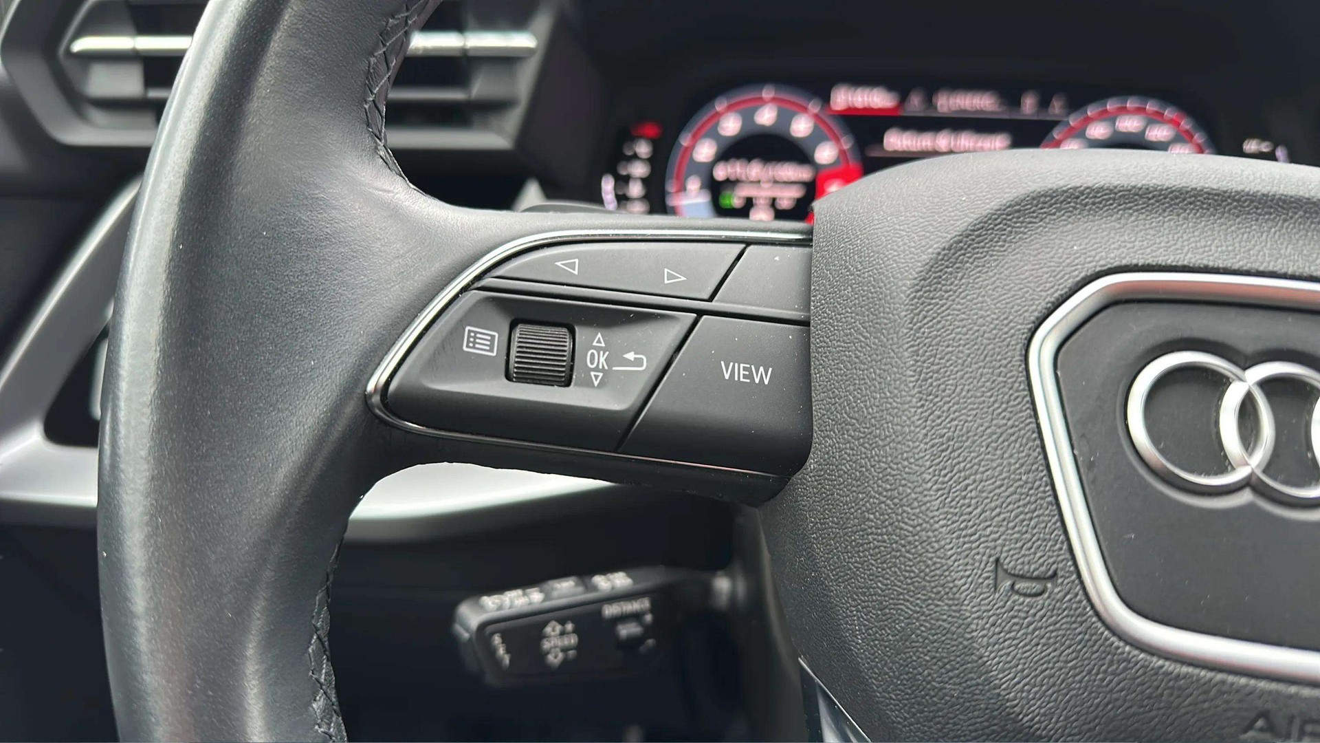 AUDI A3 Sportback 35 TFSI S line S-tronic-image-24