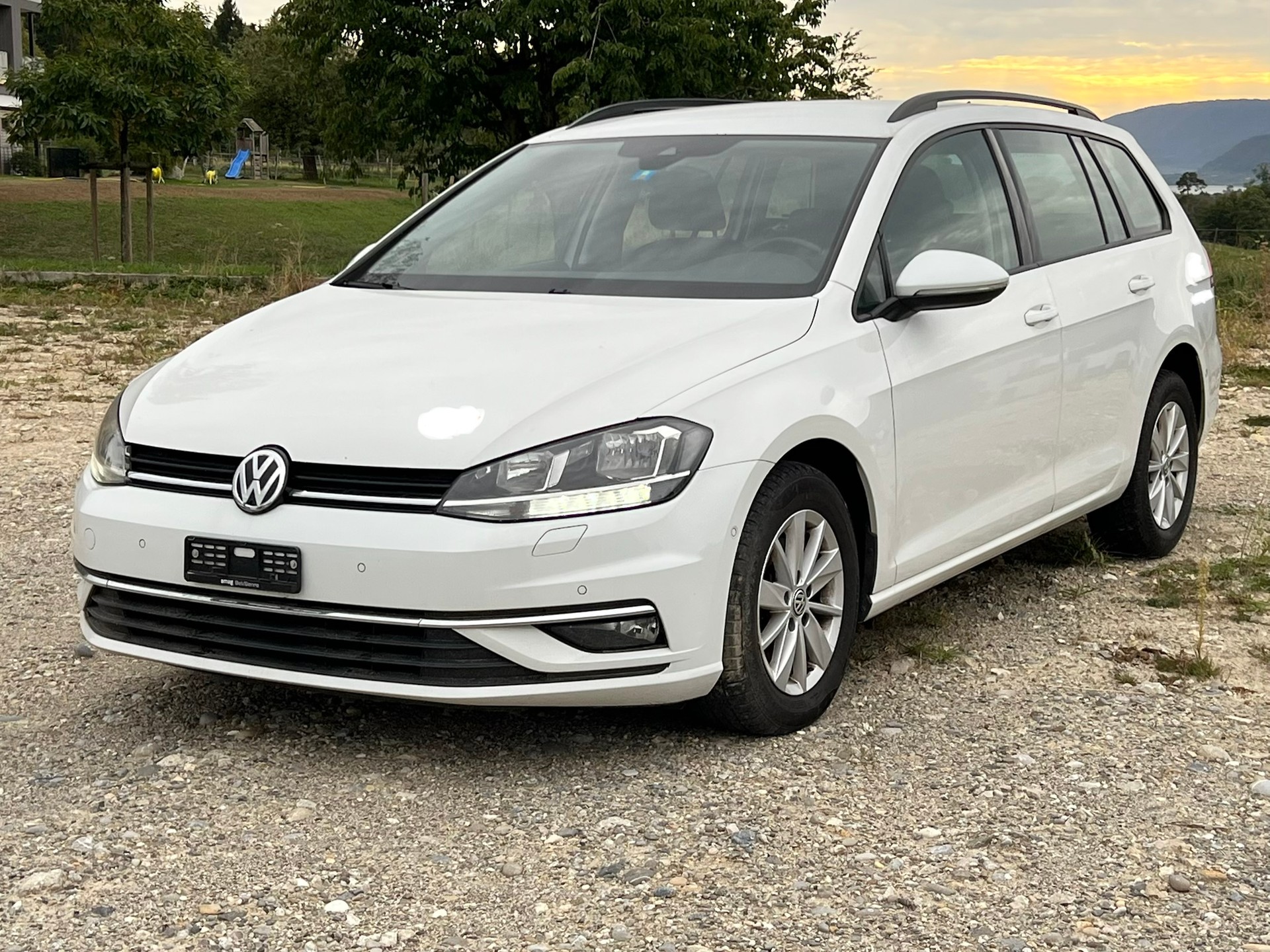 VW Golf Variant 1.6 TDI Comfortline DSG-image-0