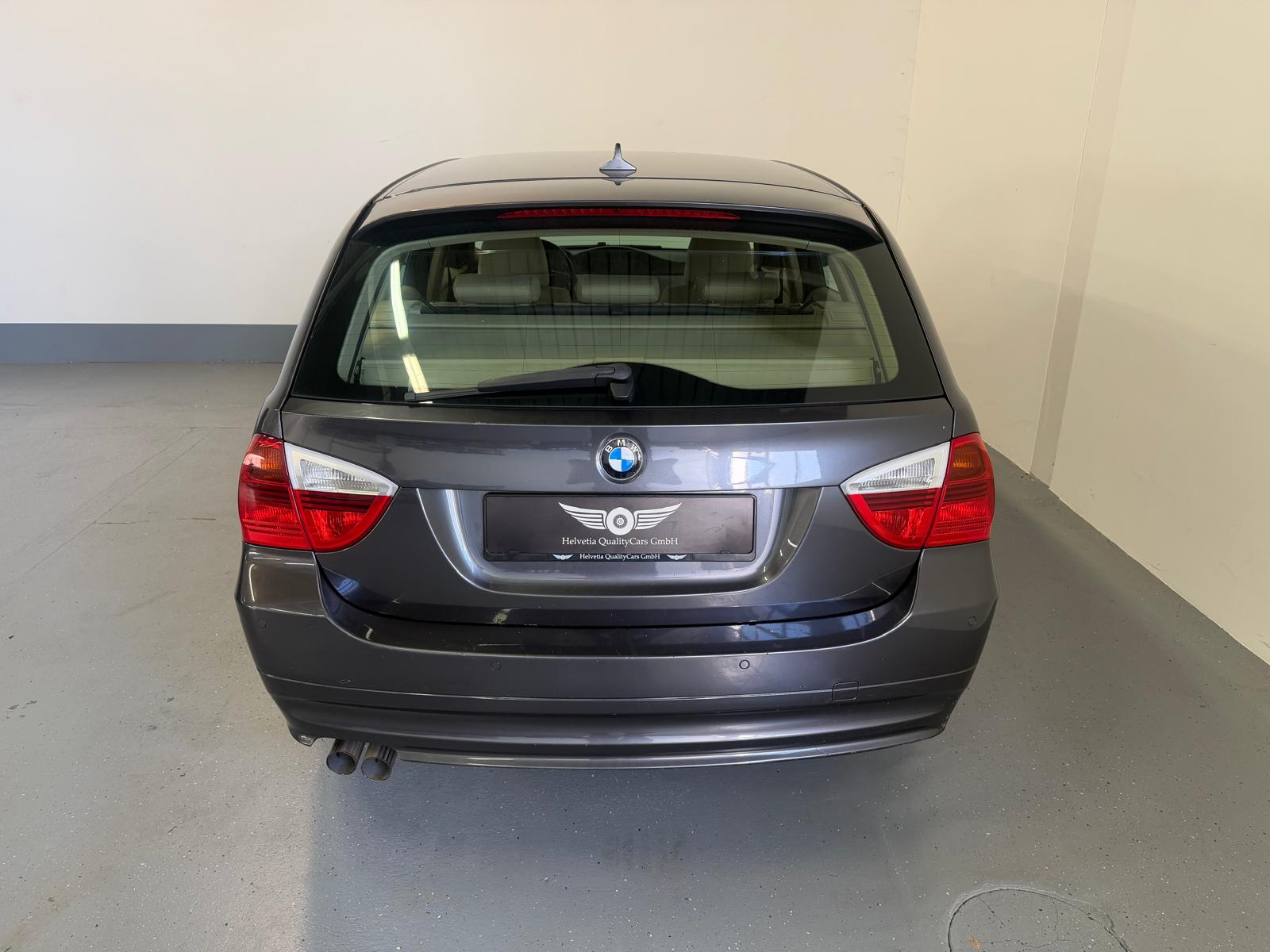BMW 325xi Touring more4you-image-10