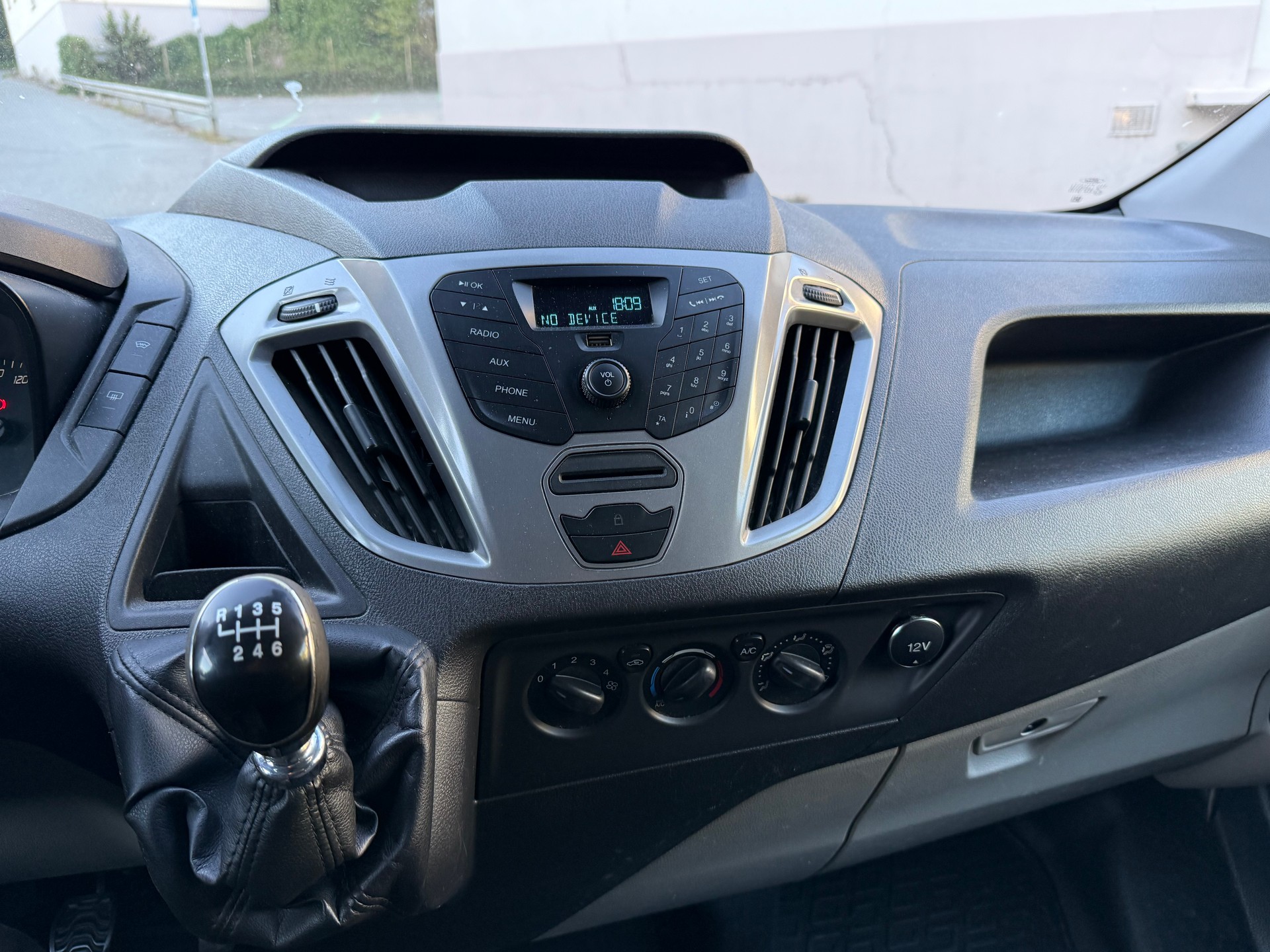 FORD Tourneo Custom 300 L2H1 Trend-image-24