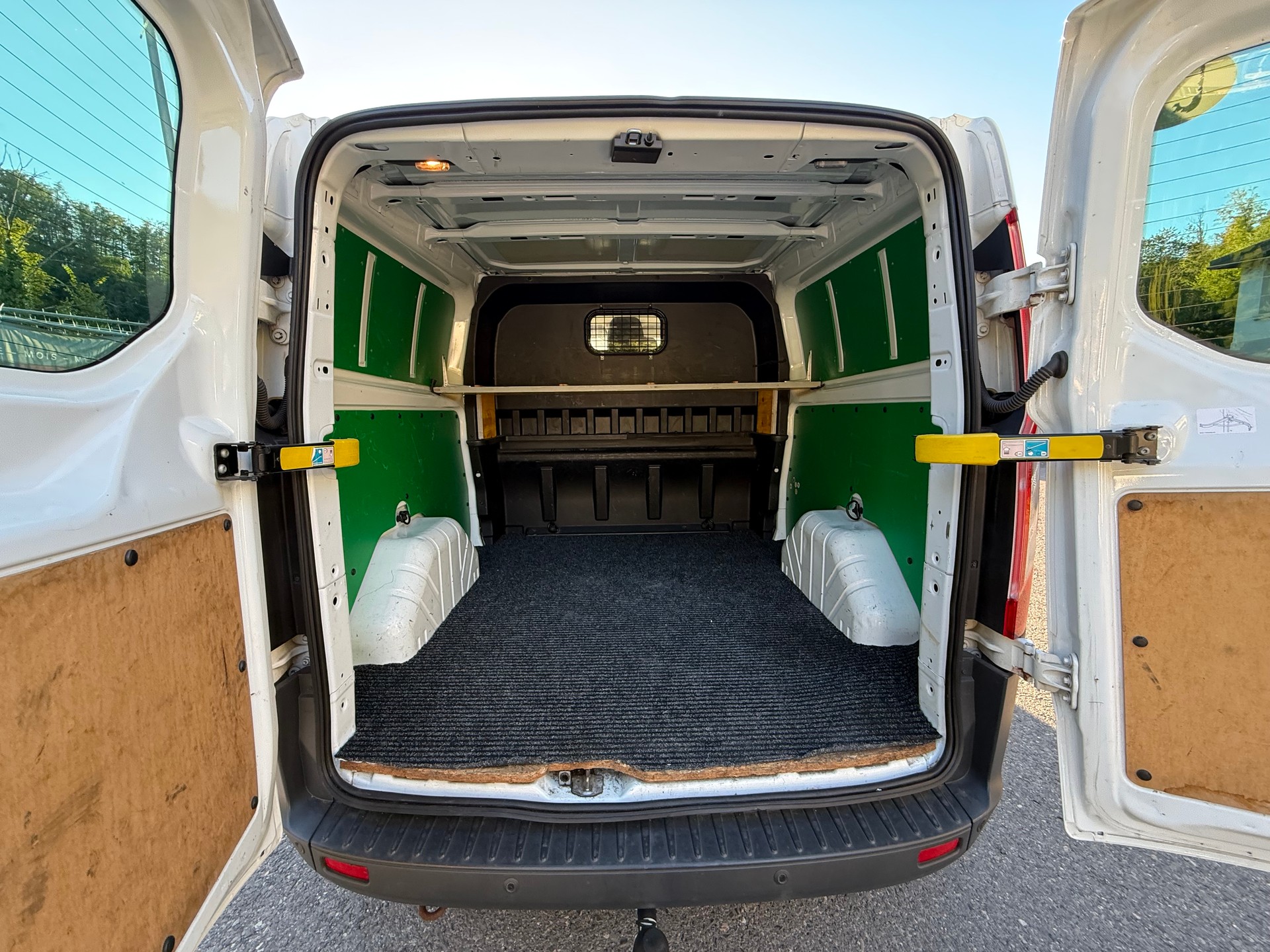 FORD Tourneo Custom 300 L2H1 Trend-image-10