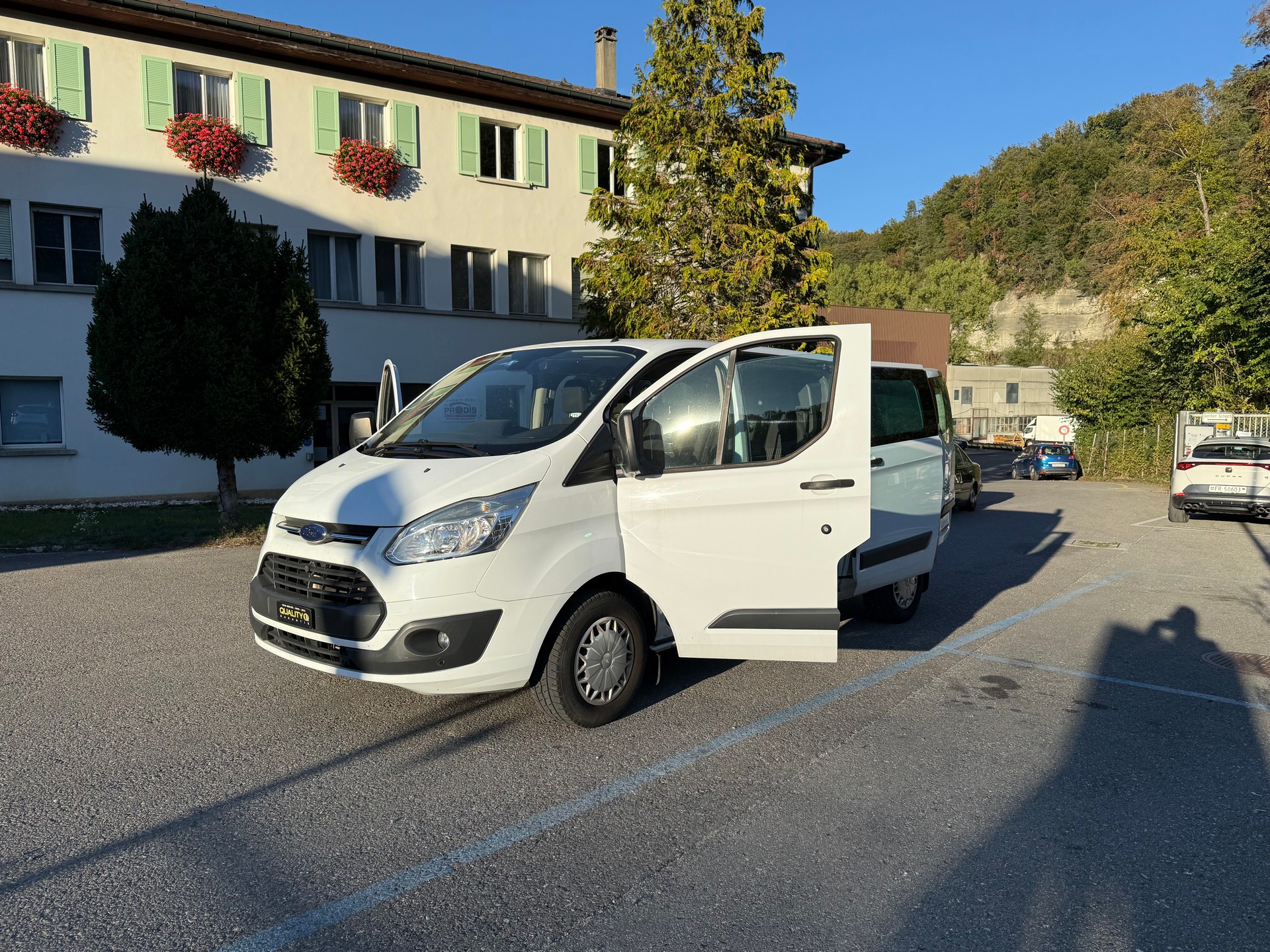 FORD Tourneo Custom 300 L2H1 Trend-image-14
