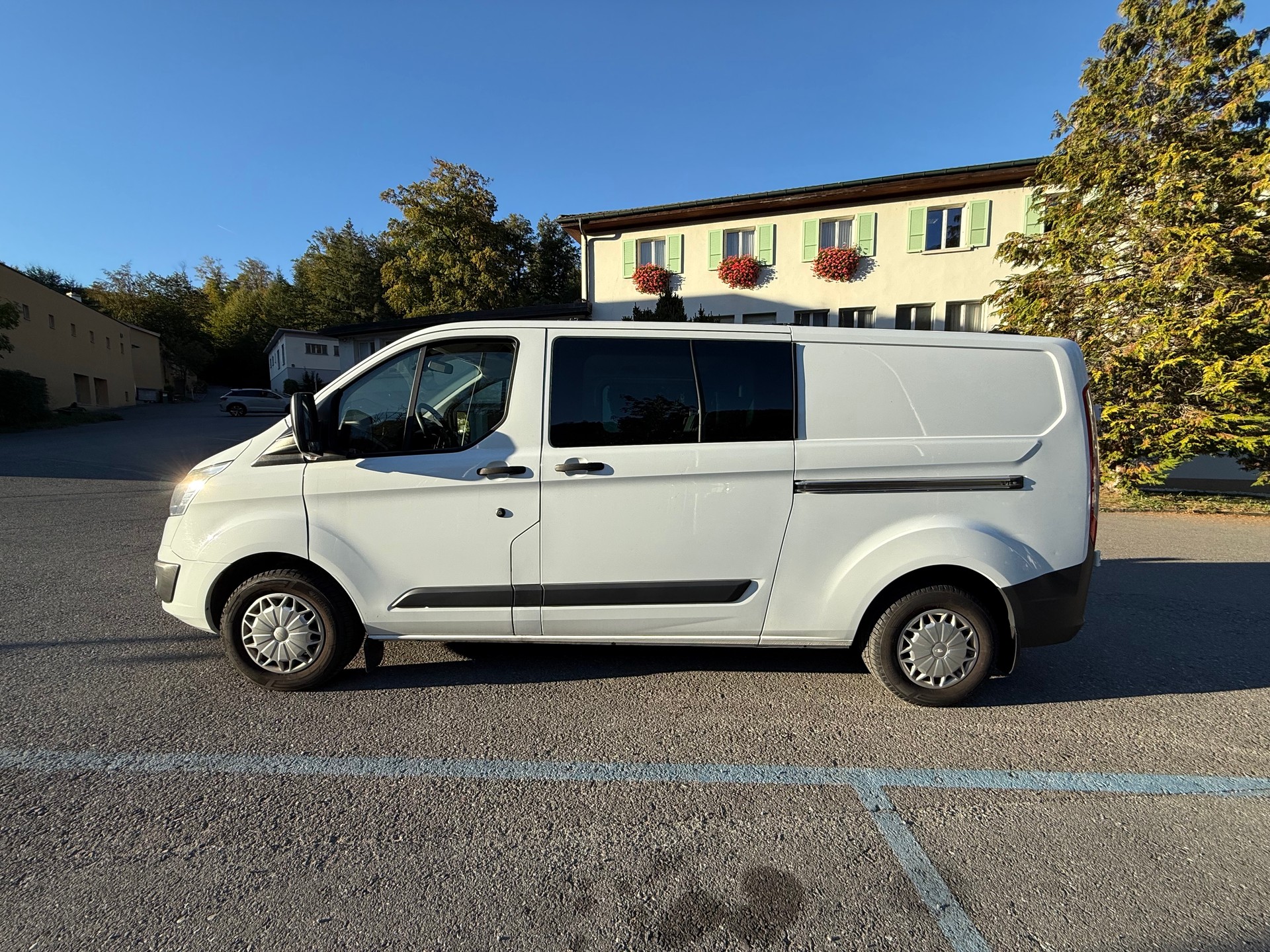 FORD Tourneo Custom 300 L2H1 Trend-image-3