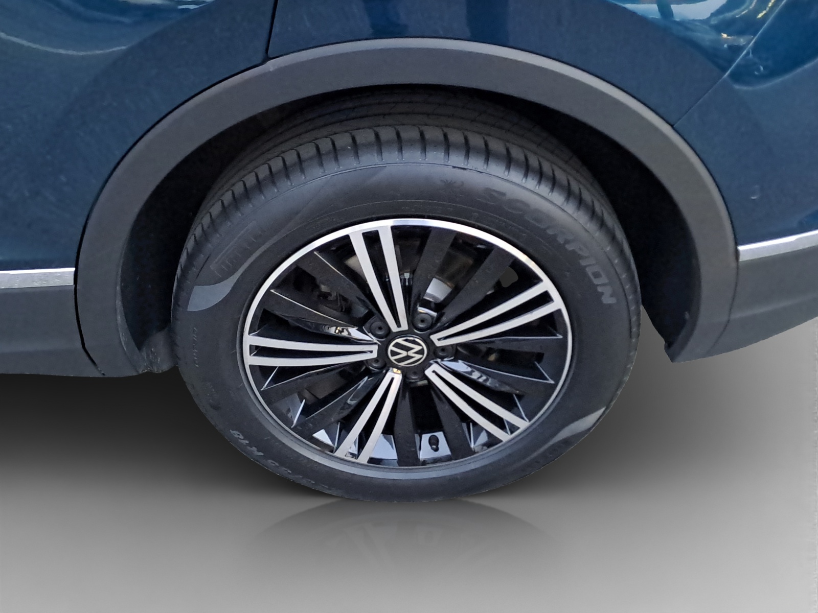 VW Tiguan 2.0TSI Life 4Motion DSG-image-13