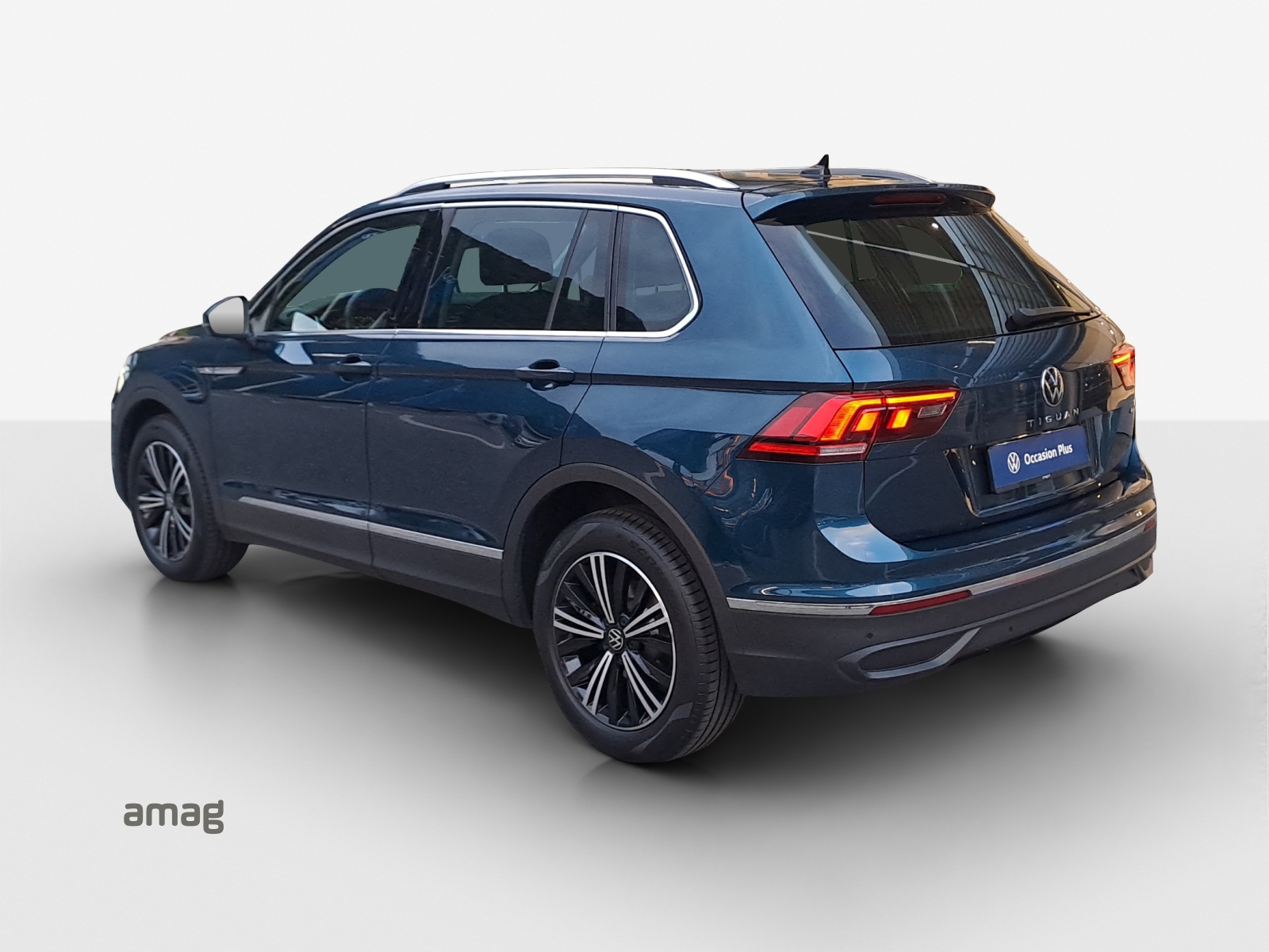 VW Tiguan 2.0TSI Life 4Motion DSG-image-2