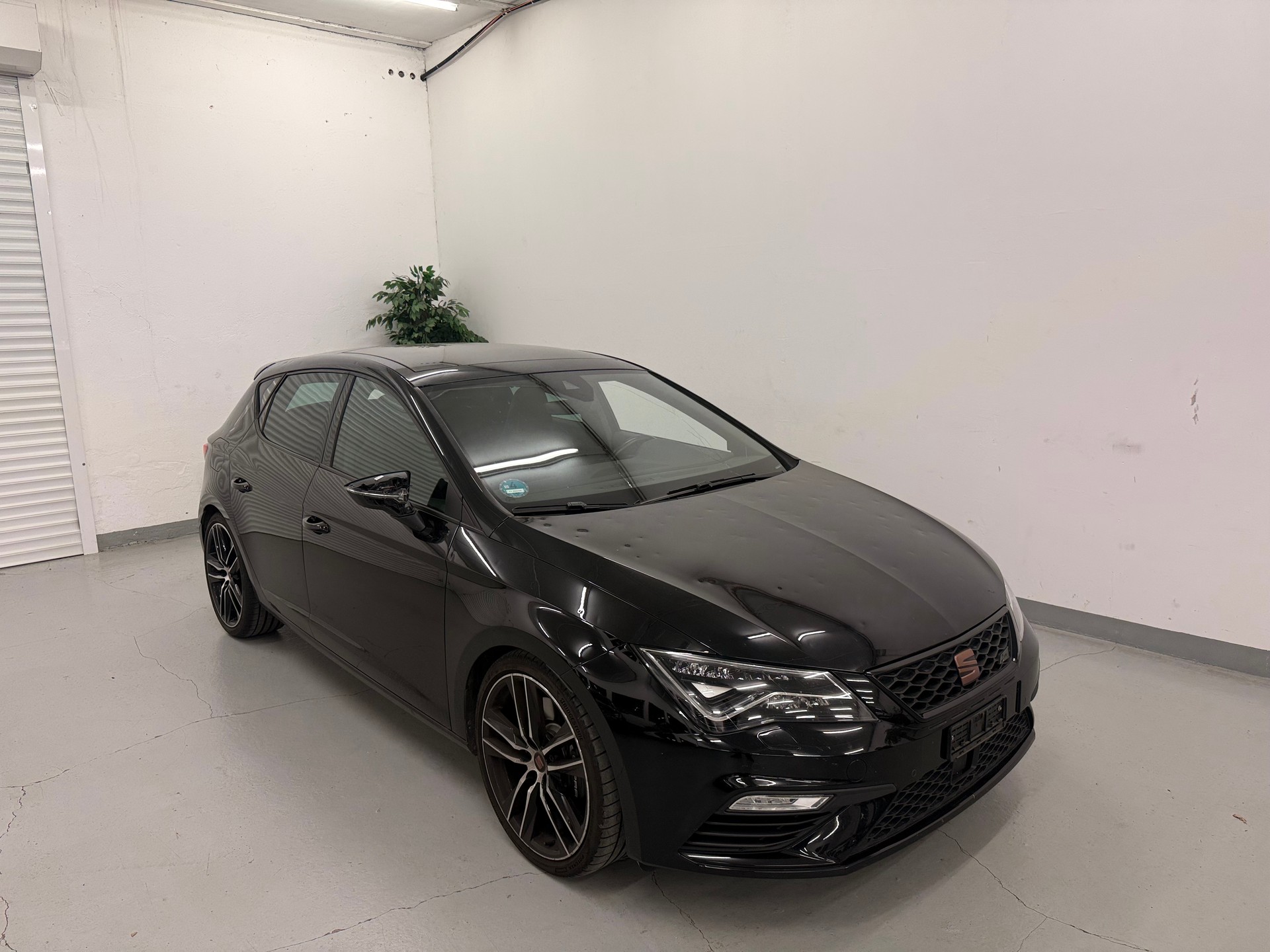 SEAT Leon 2.0 TSI Cupra 290 DSG-image-0