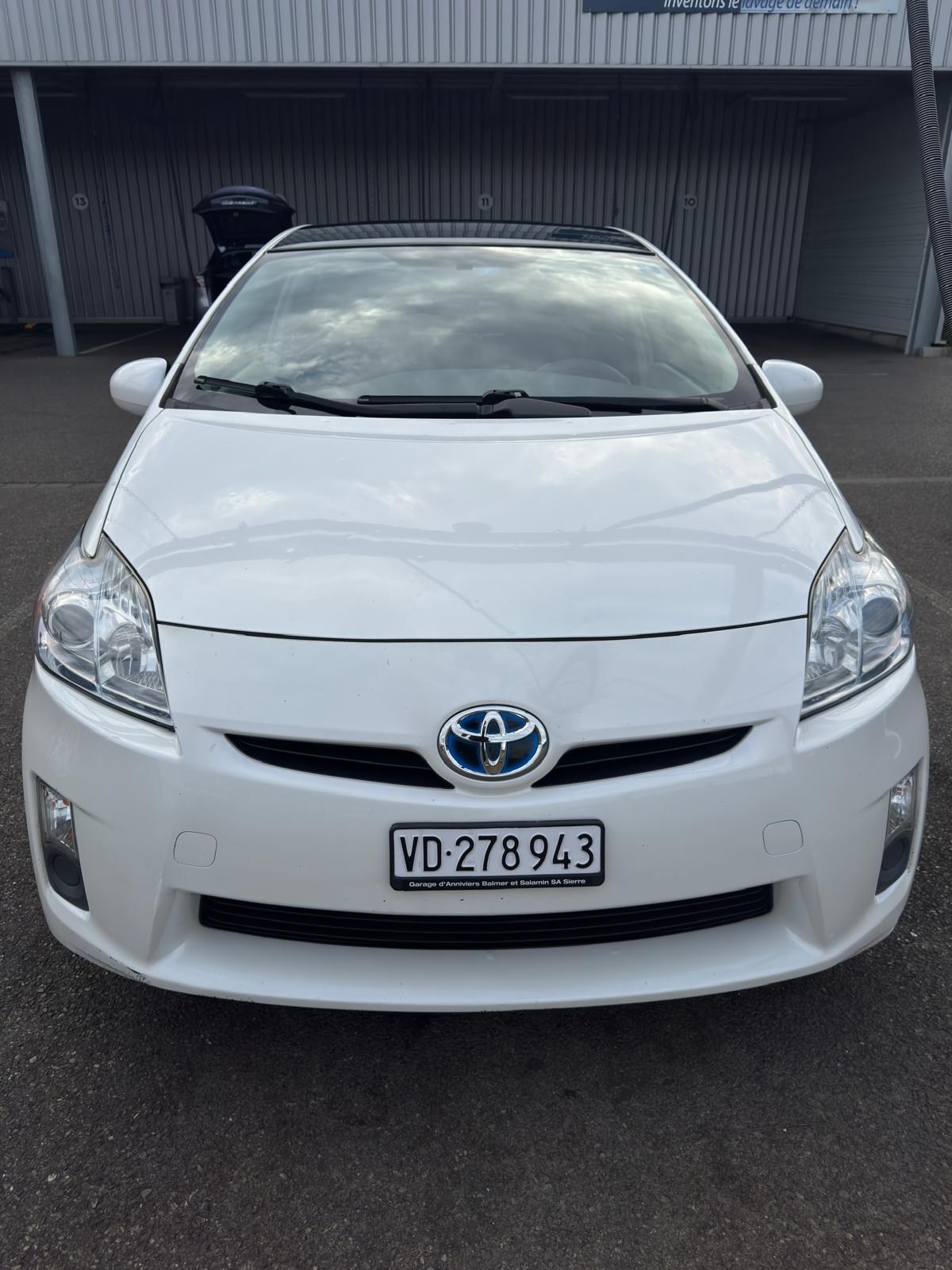 TOYOTA Prius 3 1.8 VVTi HSD S.Premium-image-0