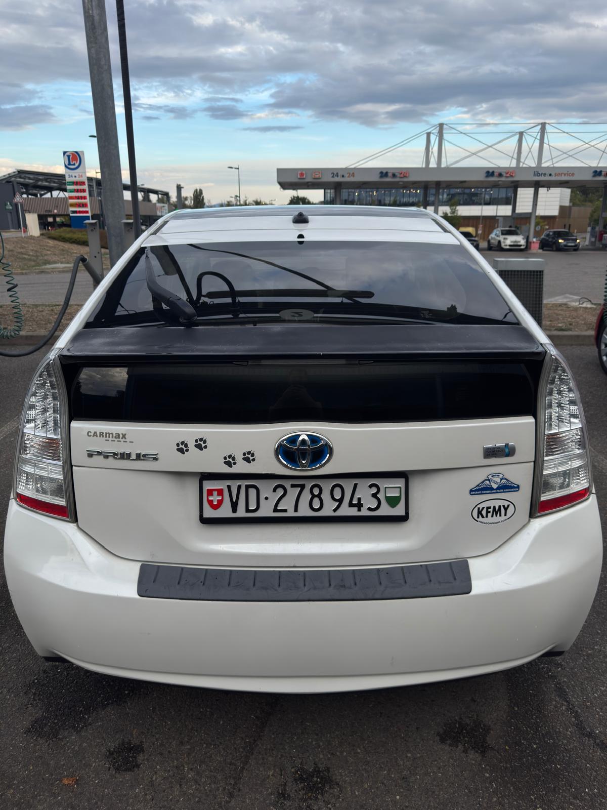 TOYOTA Prius 3 1.8 VVTi HSD S.Premium-image-5
