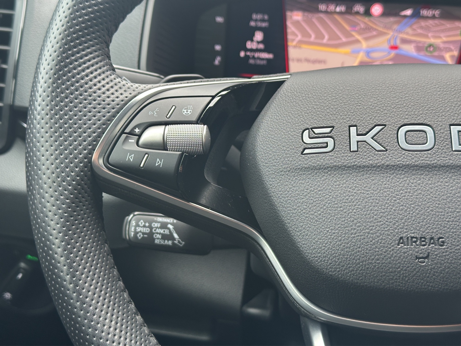 SKODA Karoq 2.0 TSI SportLine 4x4 DSG-image-14
