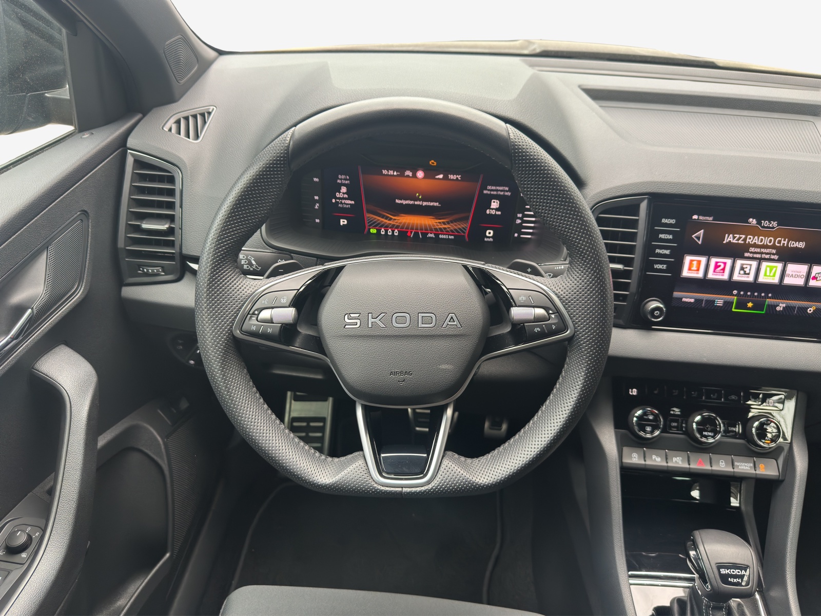 SKODA Karoq 2.0 TSI SportLine 4x4 DSG-image-9