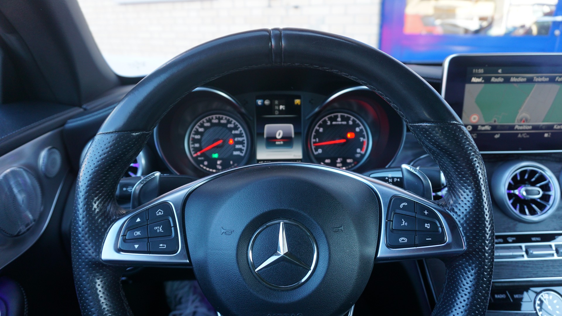 MERCEDES-BENZ C 63 AMG Cabriolet-image-13