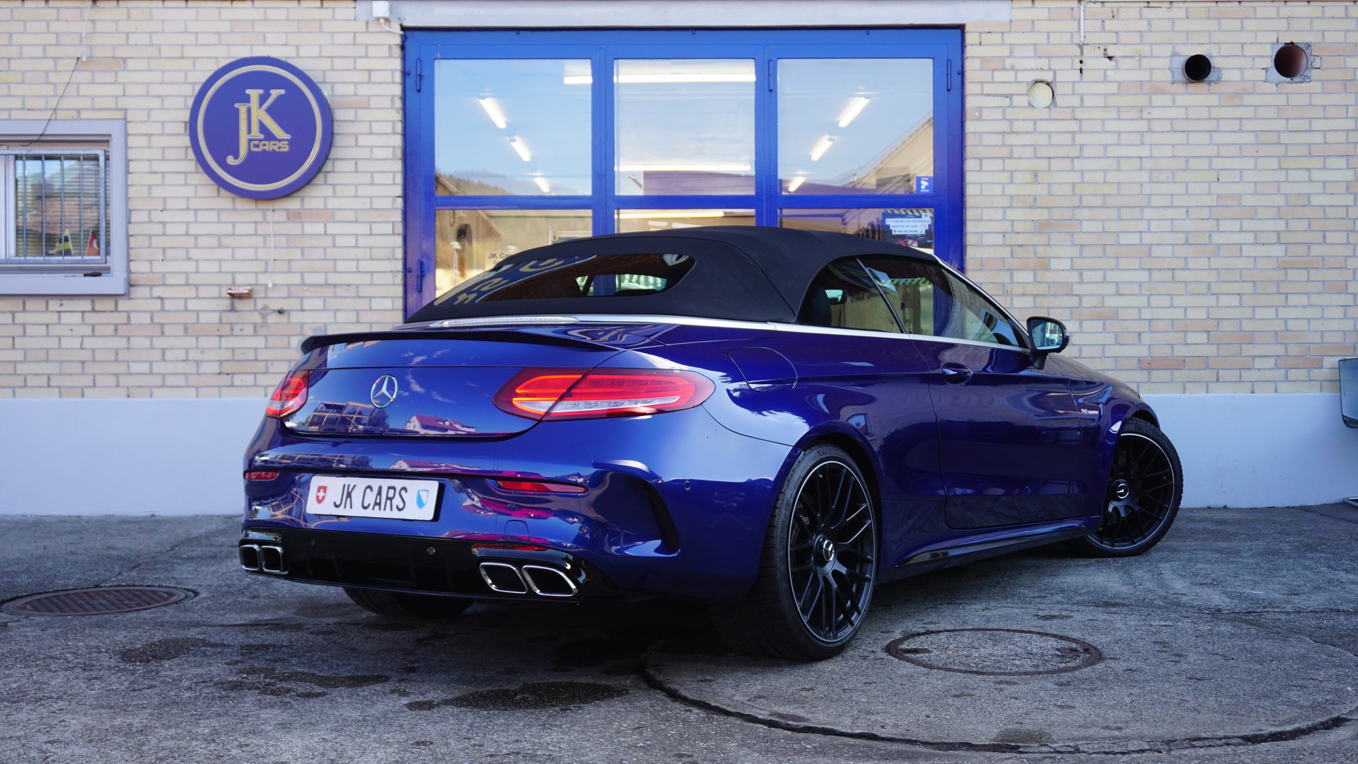 MERCEDES-BENZ C 63 AMG Cabriolet-image-8