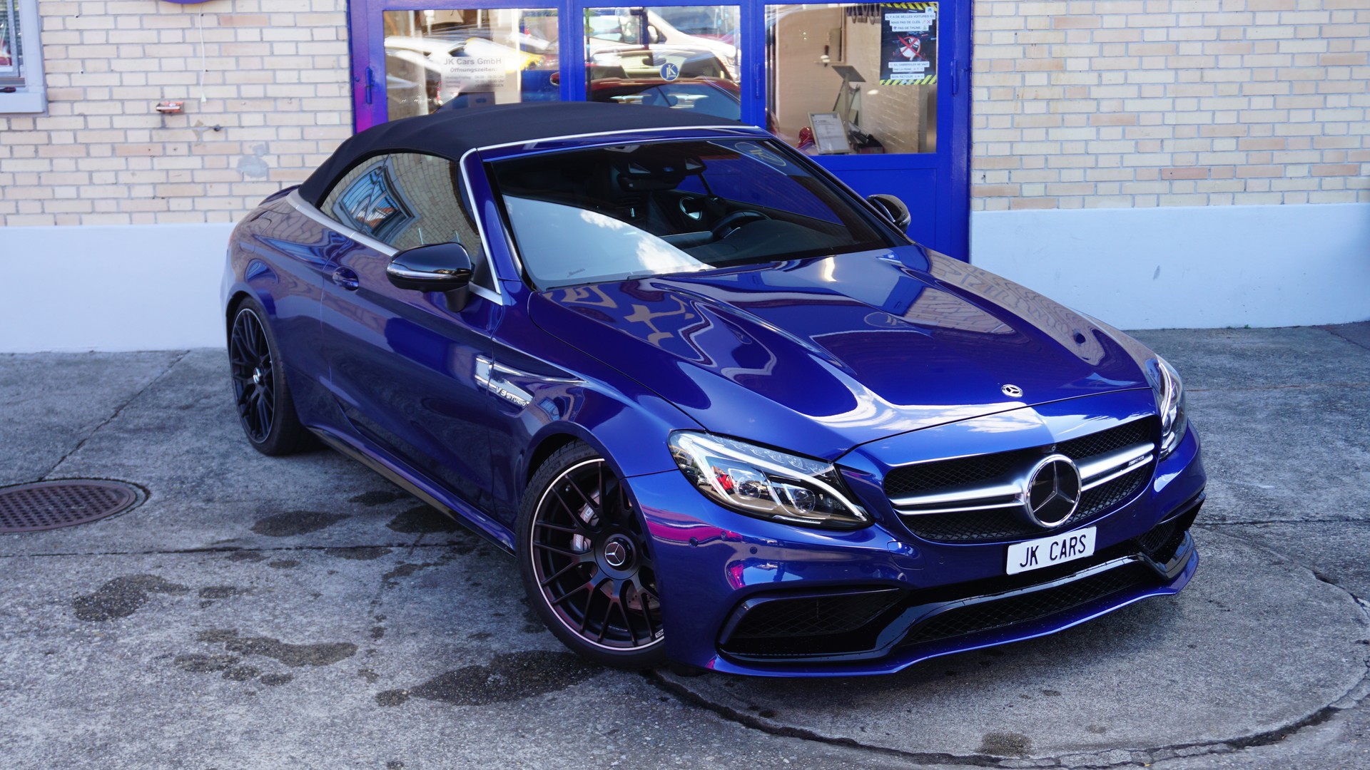 MERCEDES-BENZ C 63 AMG Cabriolet-showroom-element-2