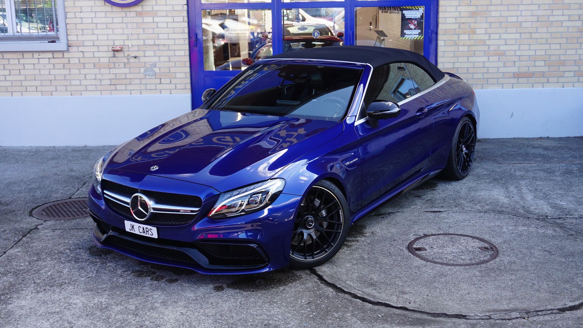 MERCEDES-BENZ C 63 AMG Cabriolet-showroom-element-3
