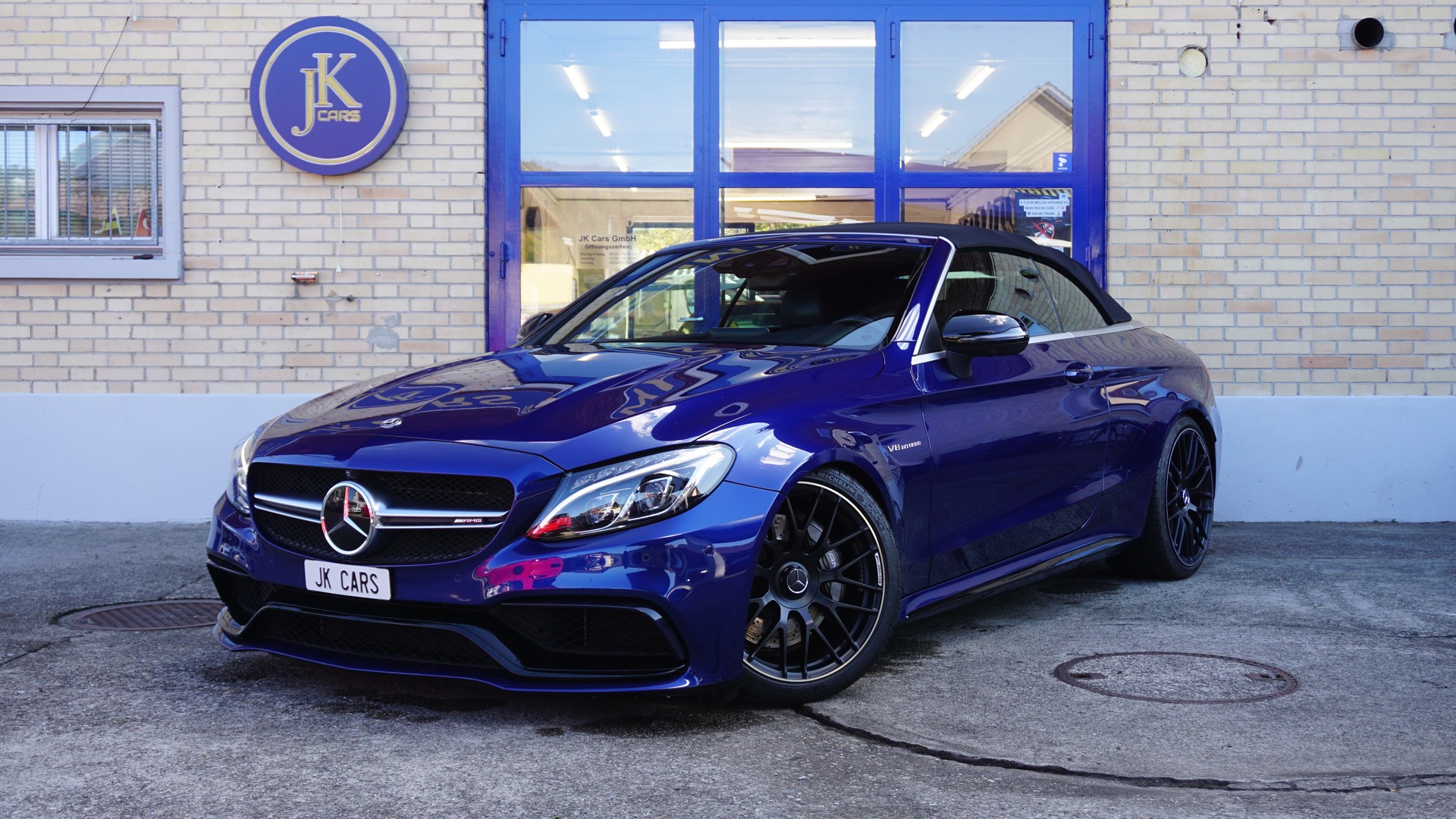 MERCEDES-BENZ C 63 AMG Cabriolet-showroom-element-1