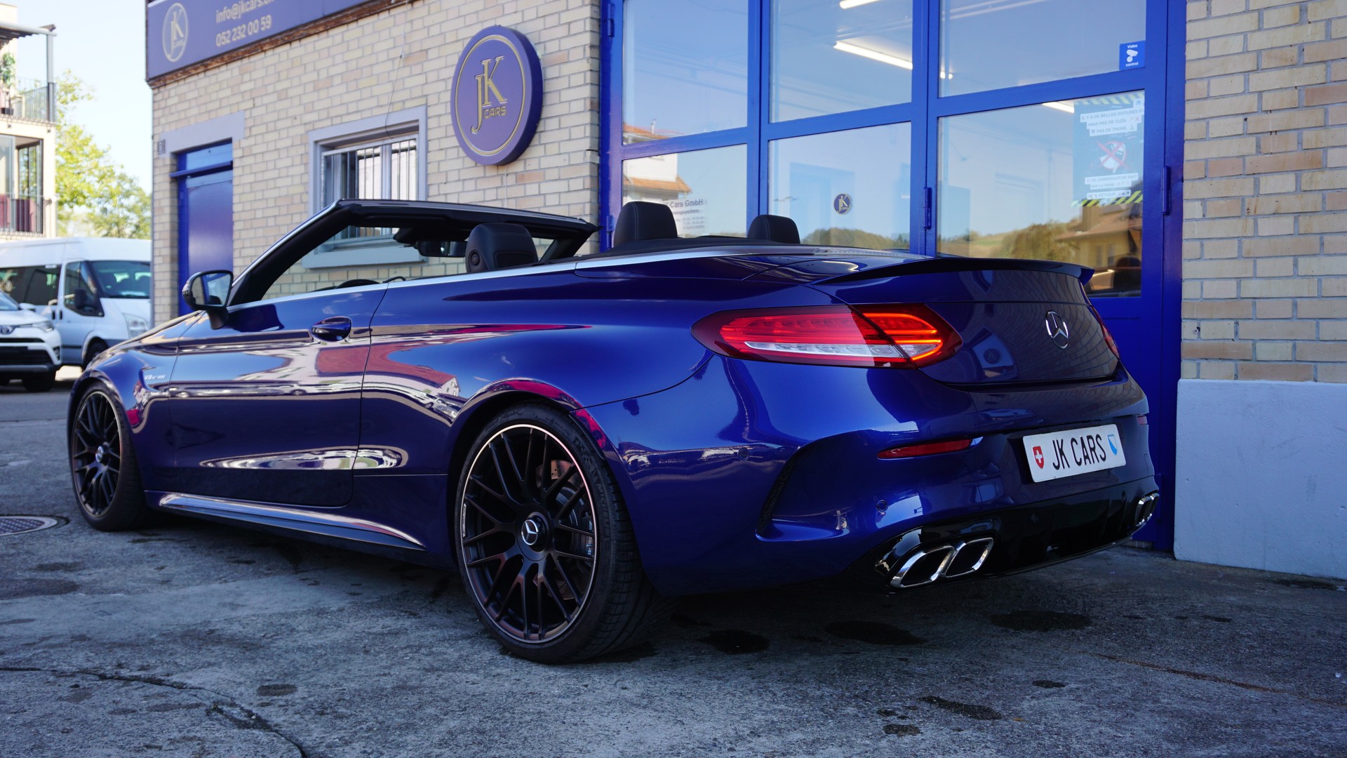 MERCEDES-BENZ C 63 AMG Cabriolet-image-12