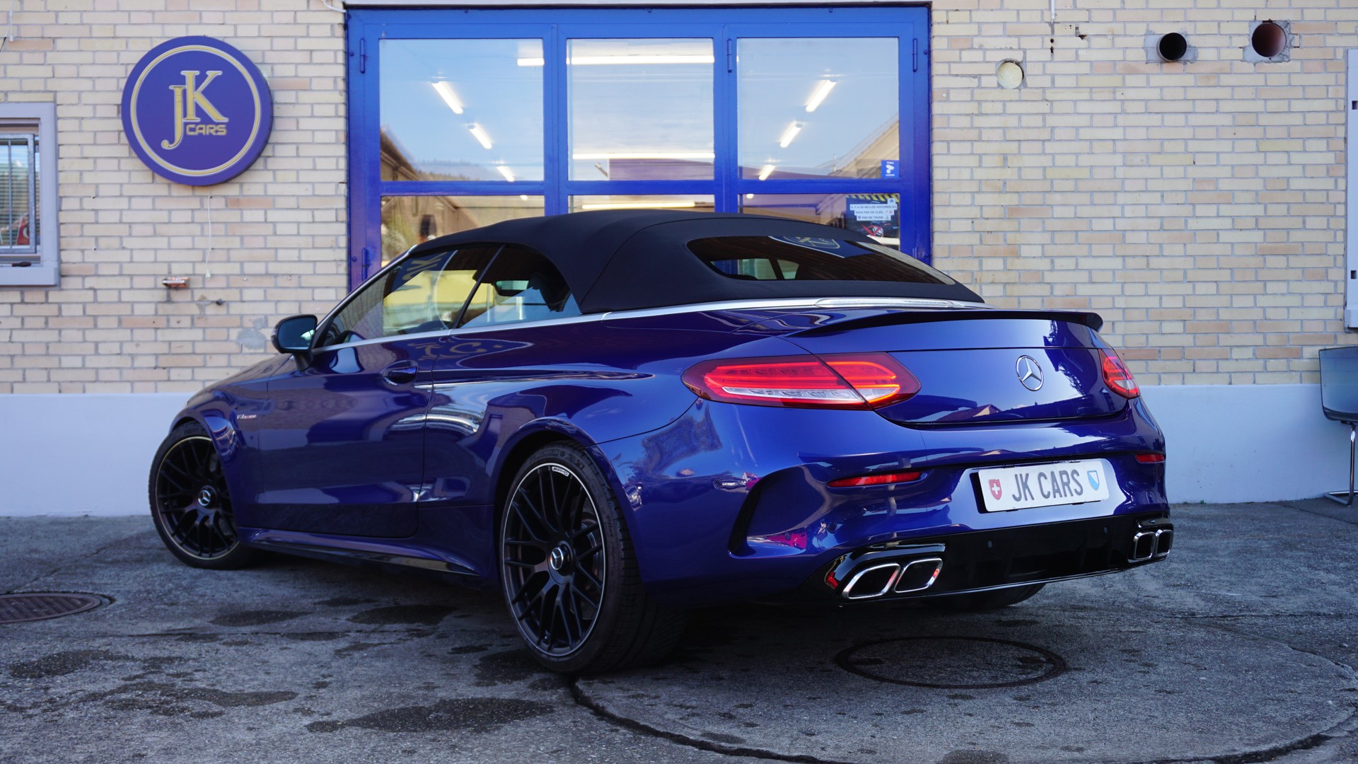 MERCEDES-BENZ C 63 AMG Cabriolet-image-9