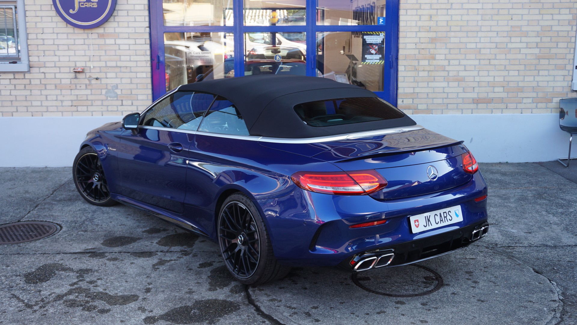 MERCEDES-BENZ C 63 AMG Cabriolet-image-11