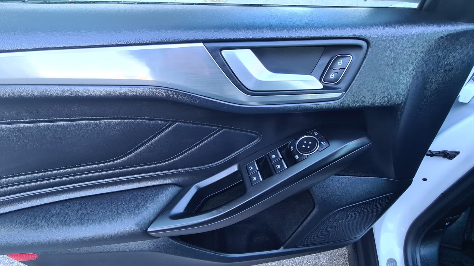 FORD Focus 2.0 TDCi Cool Connect Automatic ** Gr-Navi ** RF-Kamera ** PDC ** Sitzheizung ** Anh-Kupplung ** Frisch Ab MFK & Service-image-11