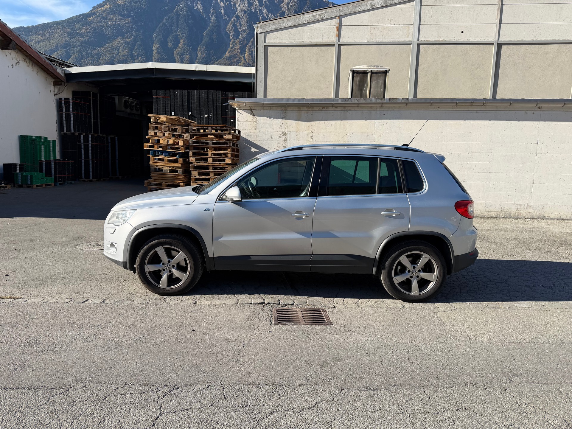 VW Tiguan 2.0 TSI Track&Field-image-1