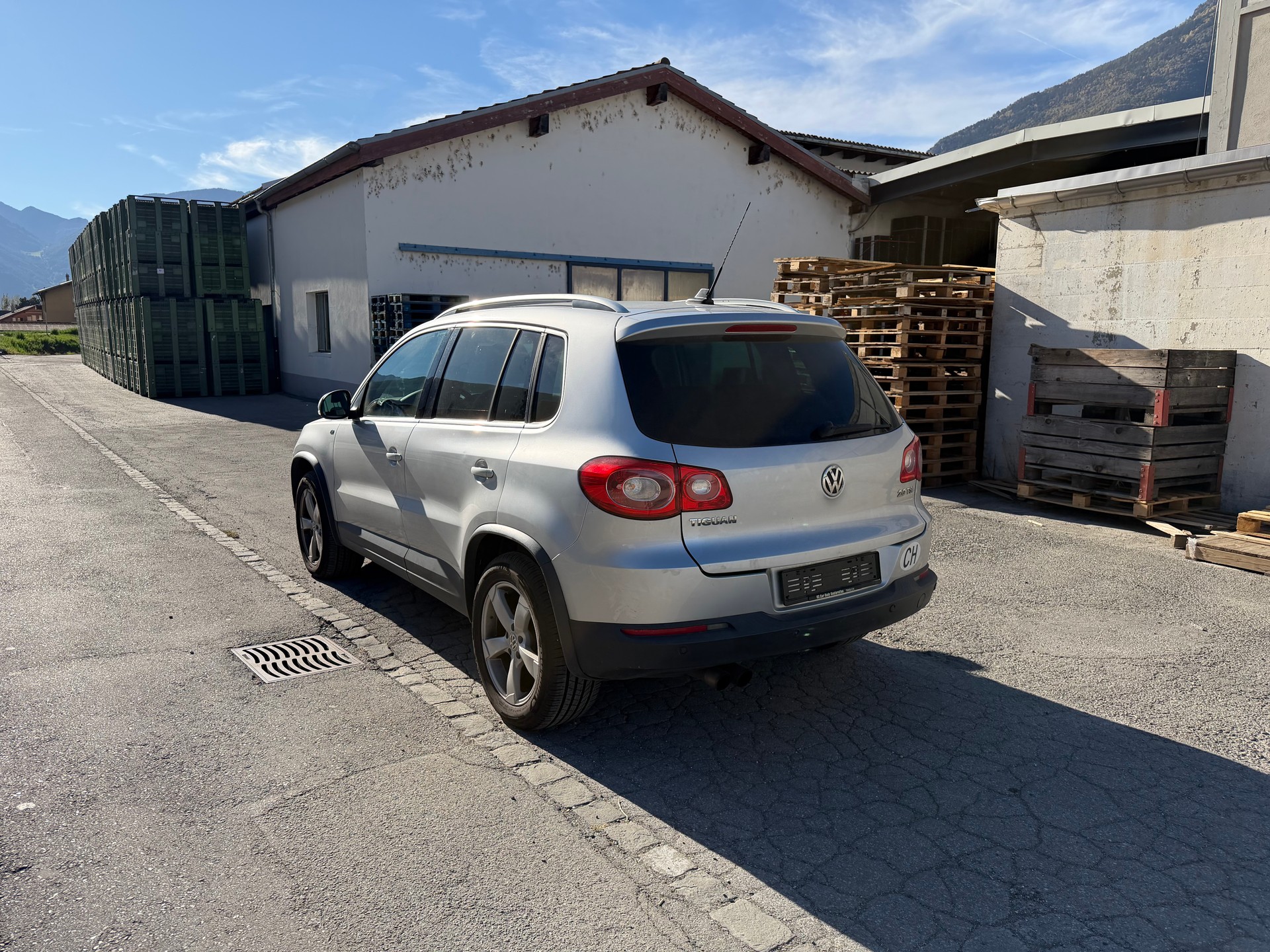 VW Tiguan 2.0 TSI Track&Field-image-7