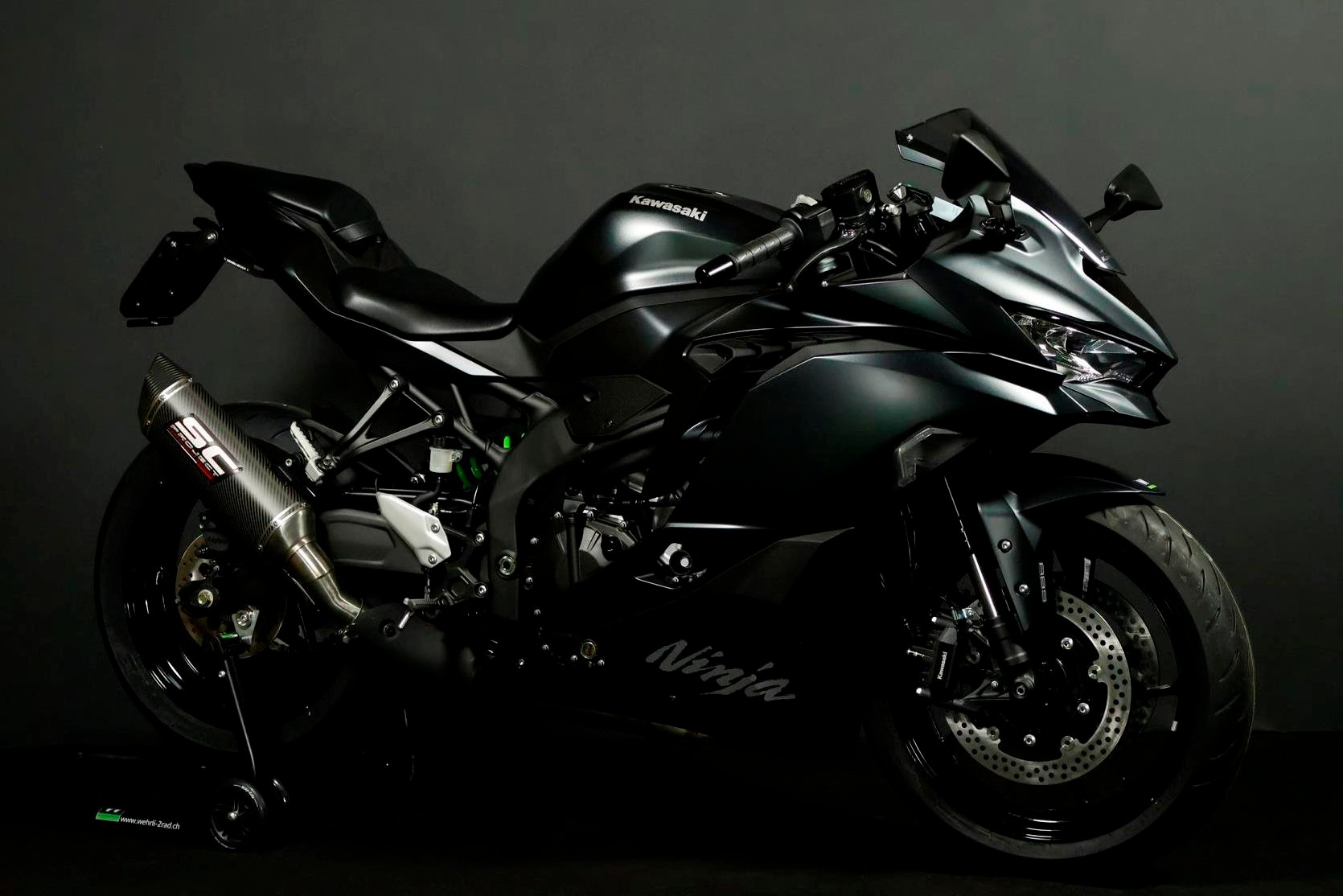 KAWASAKI Ninja ZX-4RR (57/35 KW) *Black Edition* Level 3-showroom-element-2