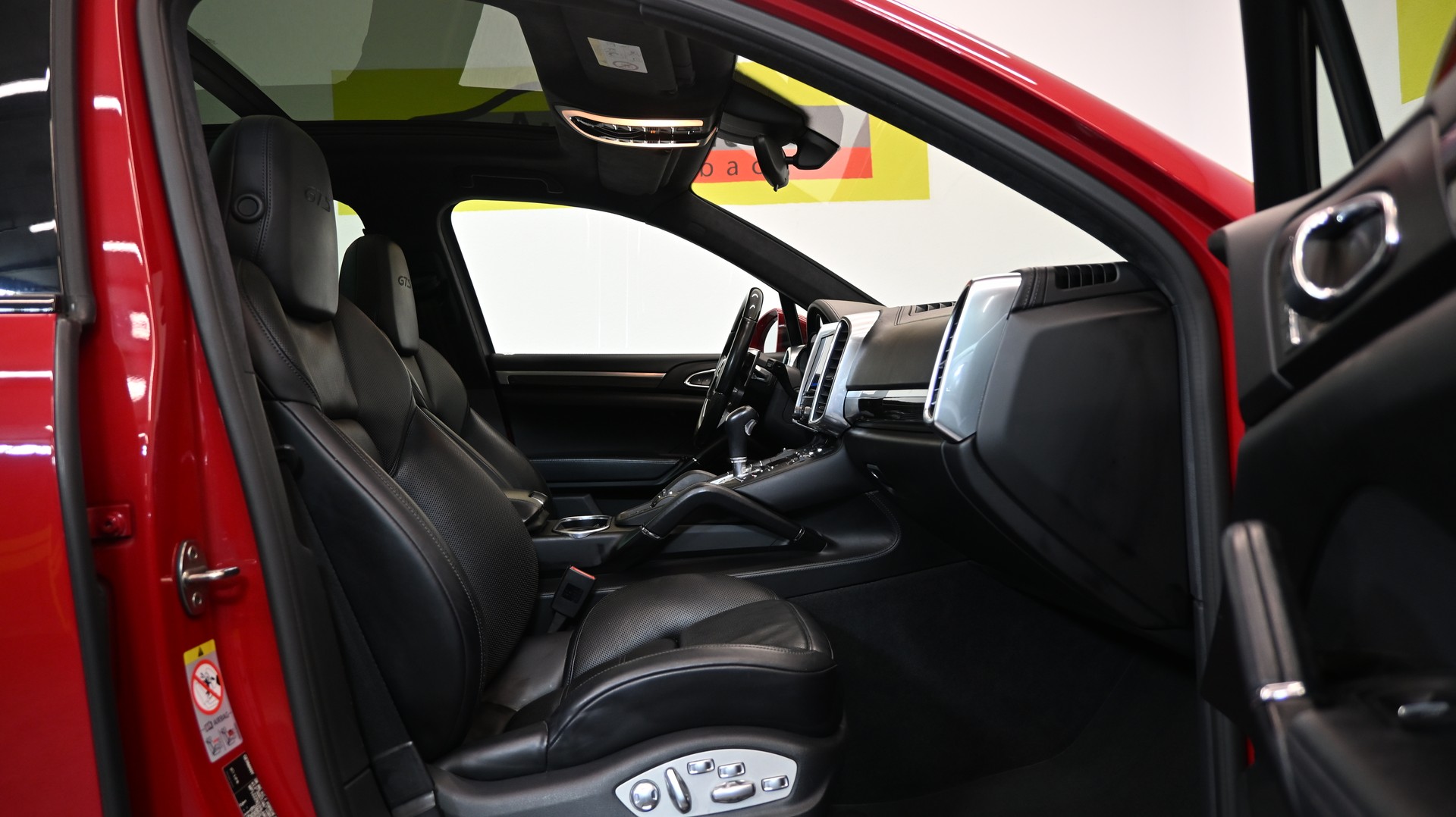 PORSCHE Cayenne GTS-image-3