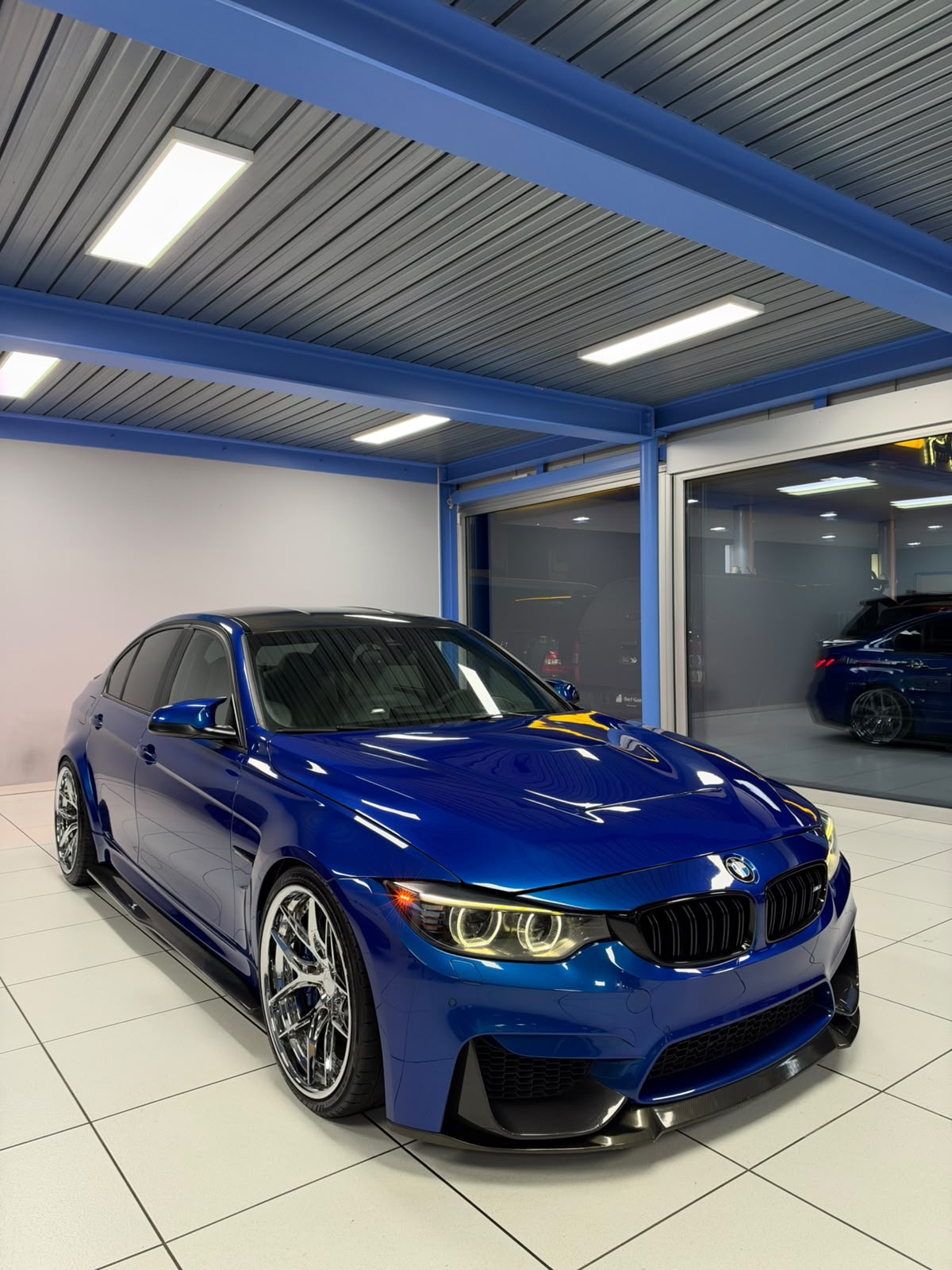 BMW M3 Drivelogic-showroom-element-3