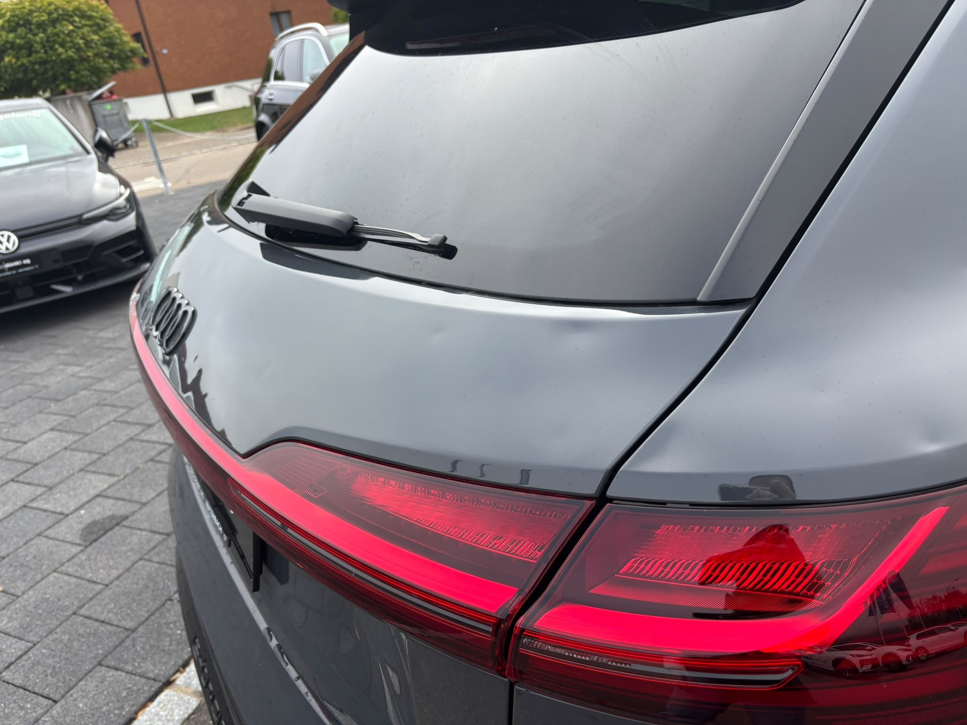 AUDI Q8 55 e-tron Black Edition quattro-image-13