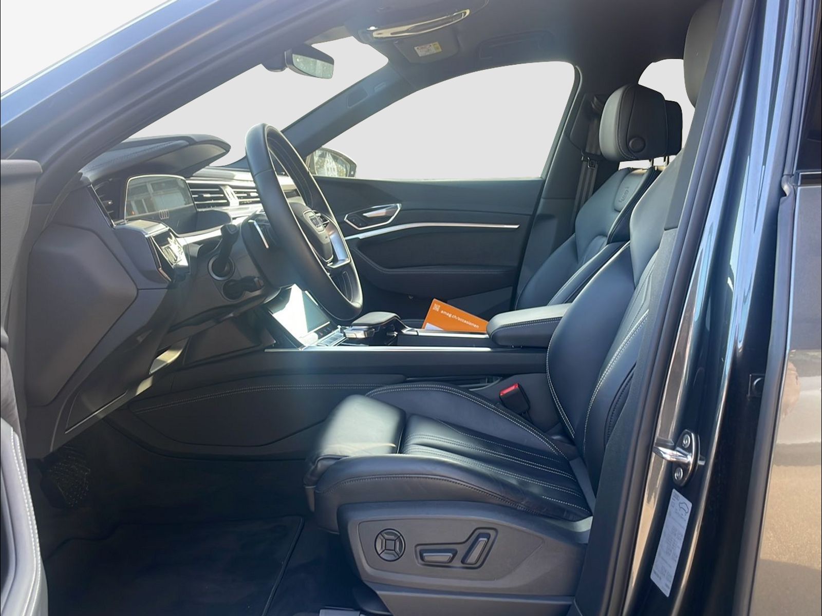 AUDI e-tron 55 Sportback S Line quattro-image-5