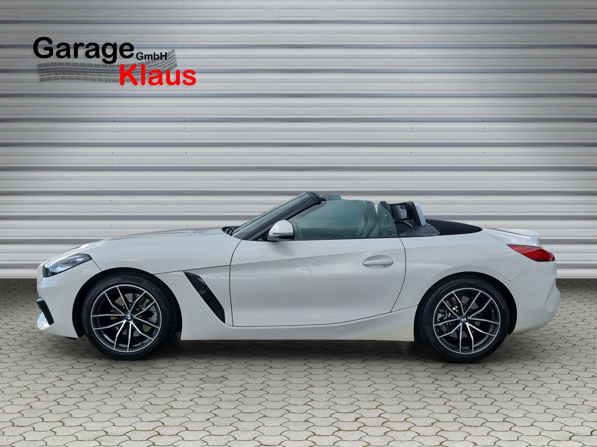 BMW Z4 sDrive 20i Sport Line-image-2