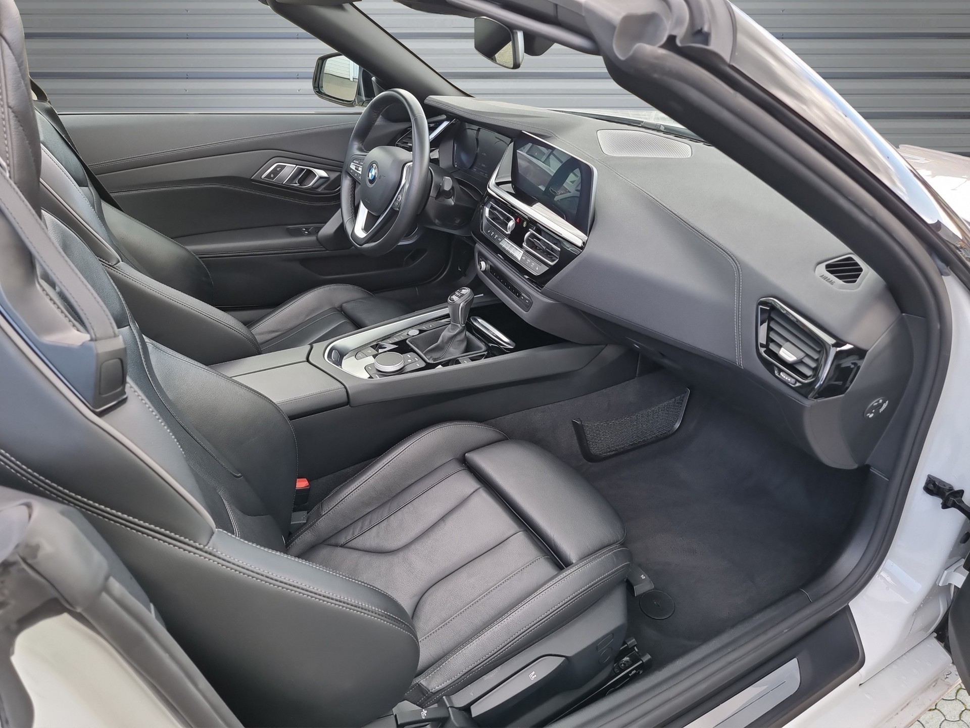 BMW Z4 sDrive 20i Sport Line-image-10