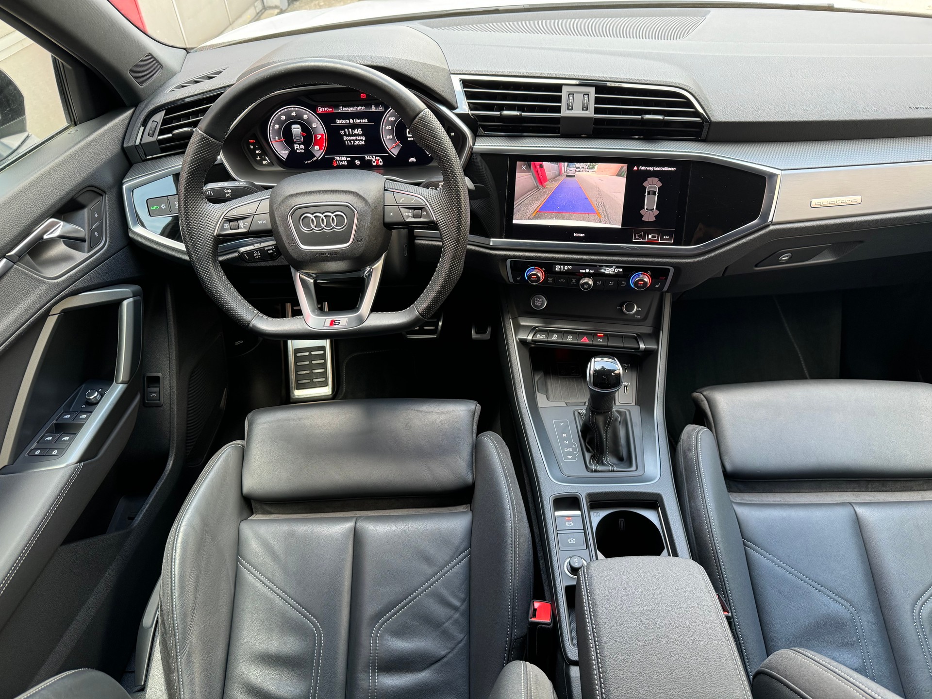 AUDI Q3 Sportback 45 TFSI S line quattro-image-12