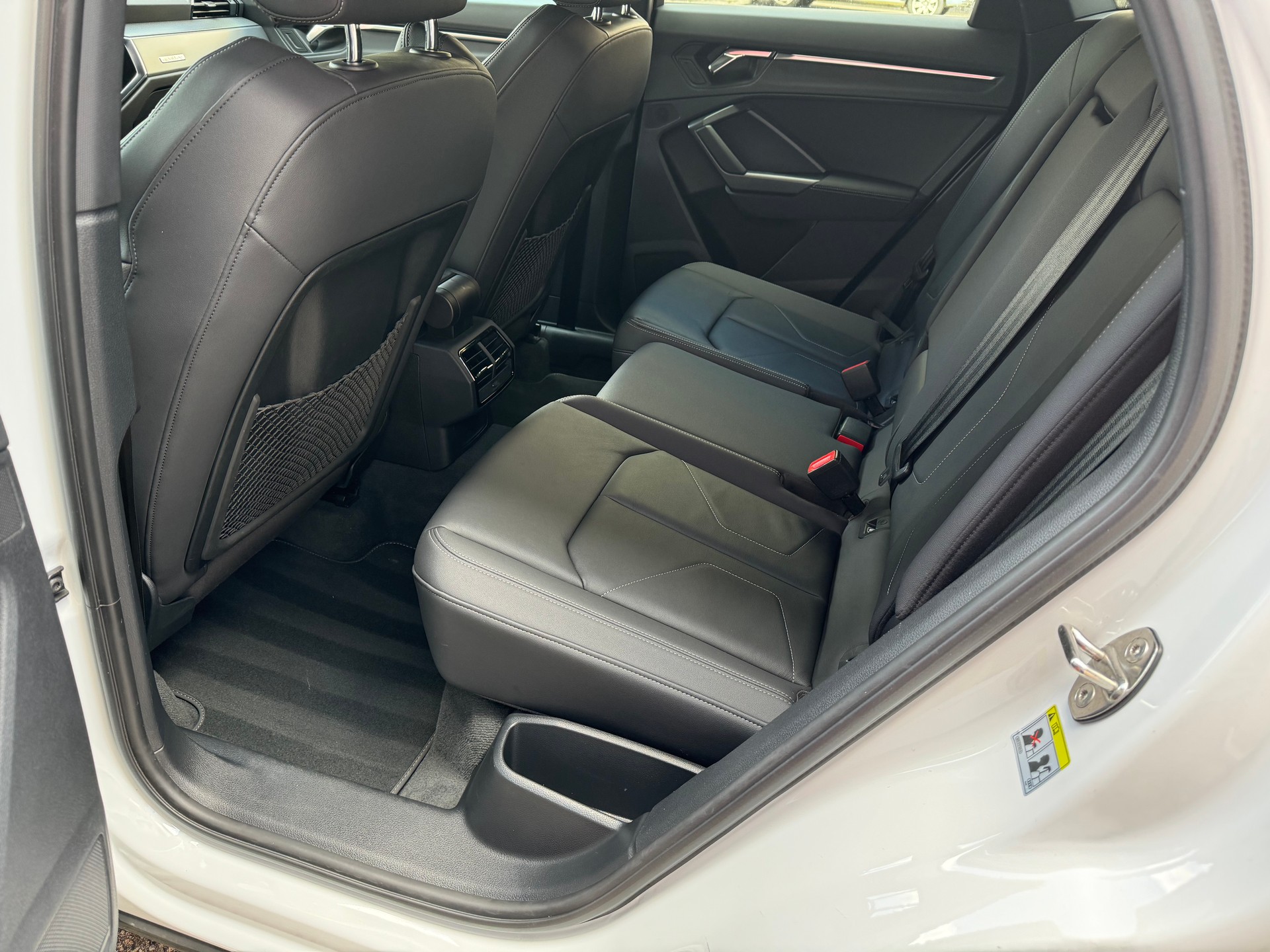 AUDI Q3 Sportback 45 TFSI S line quattro-image-7