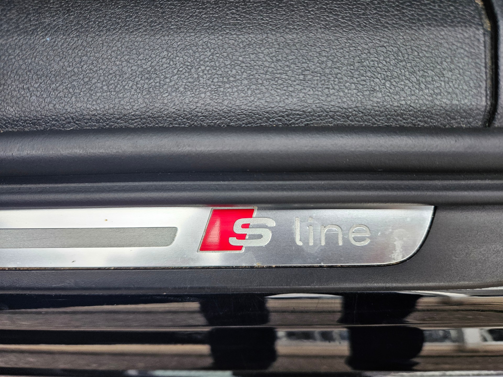 AUDI A6 Avant 2.0 TFSI multitronic S-Line Innen & Aussen-image-23