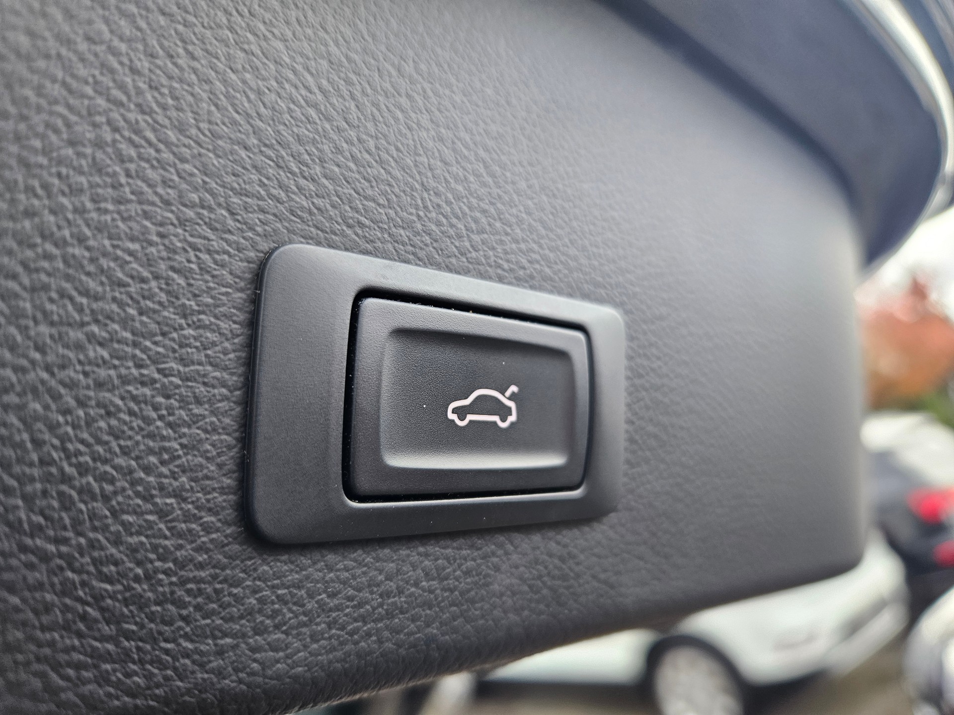 AUDI A6 Avant 2.0 TFSI multitronic S-Line Innen & Aussen-image-12